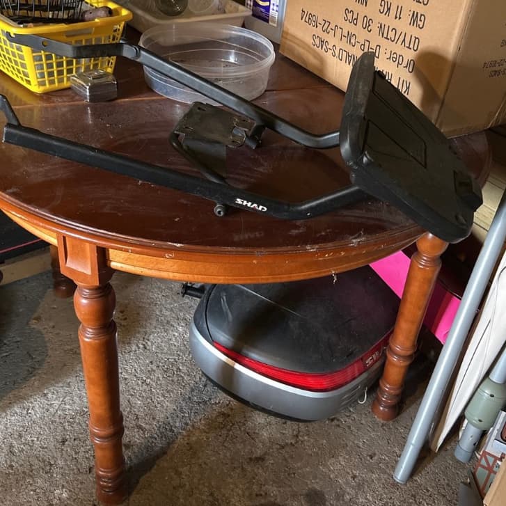 Top case + support — photo 1/1