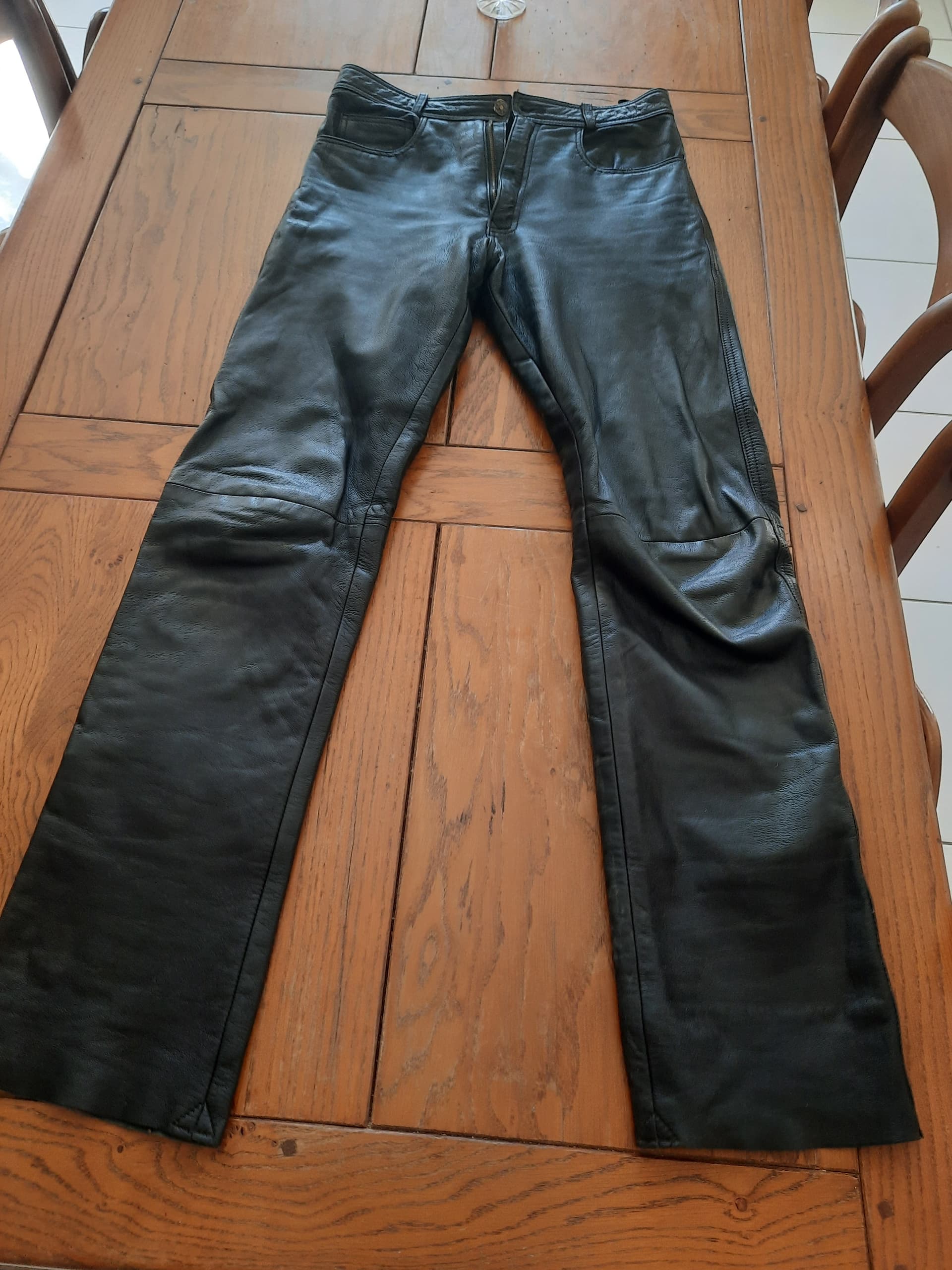 pantalon cuir
