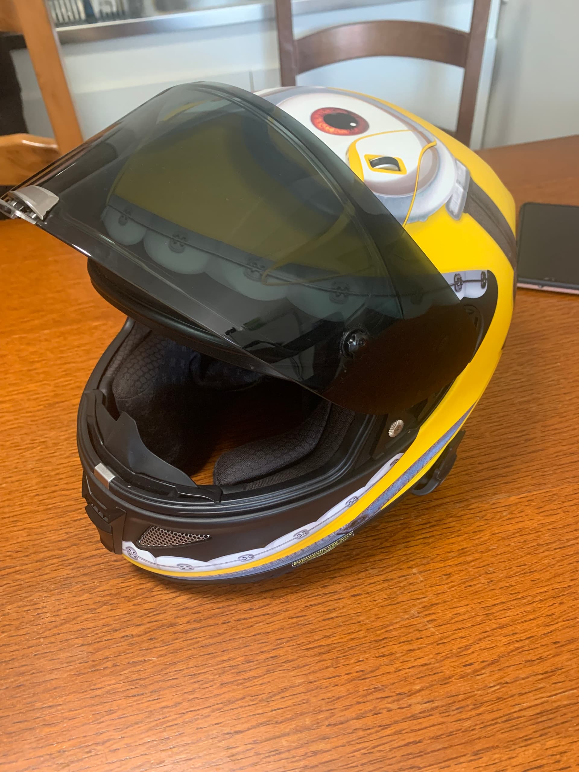 Casque moto minion — photo 4/4