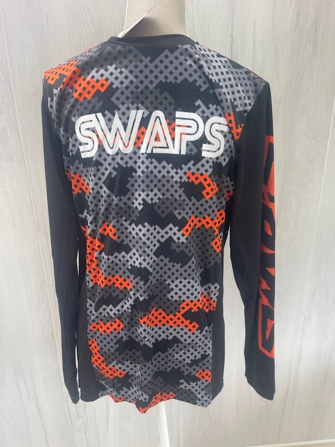 tee shirt cross neuf