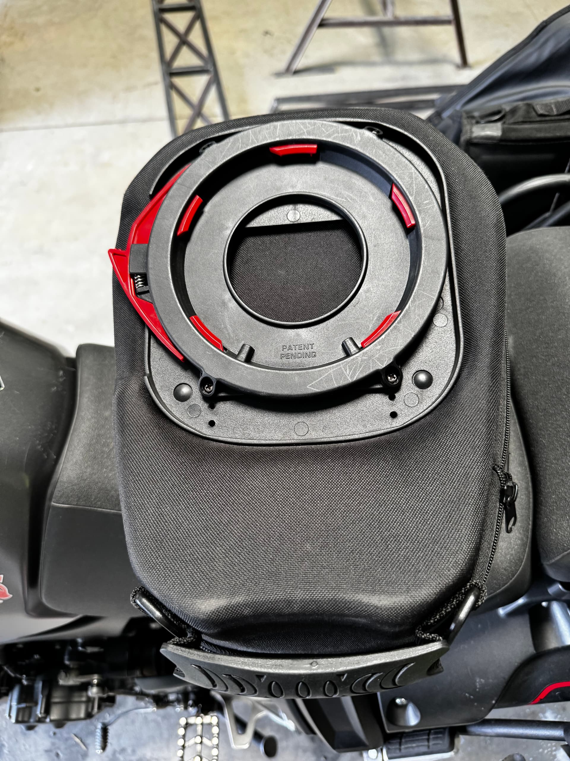 Sacoche de réservoirGIVI Tanklock  6L — photo 2/5