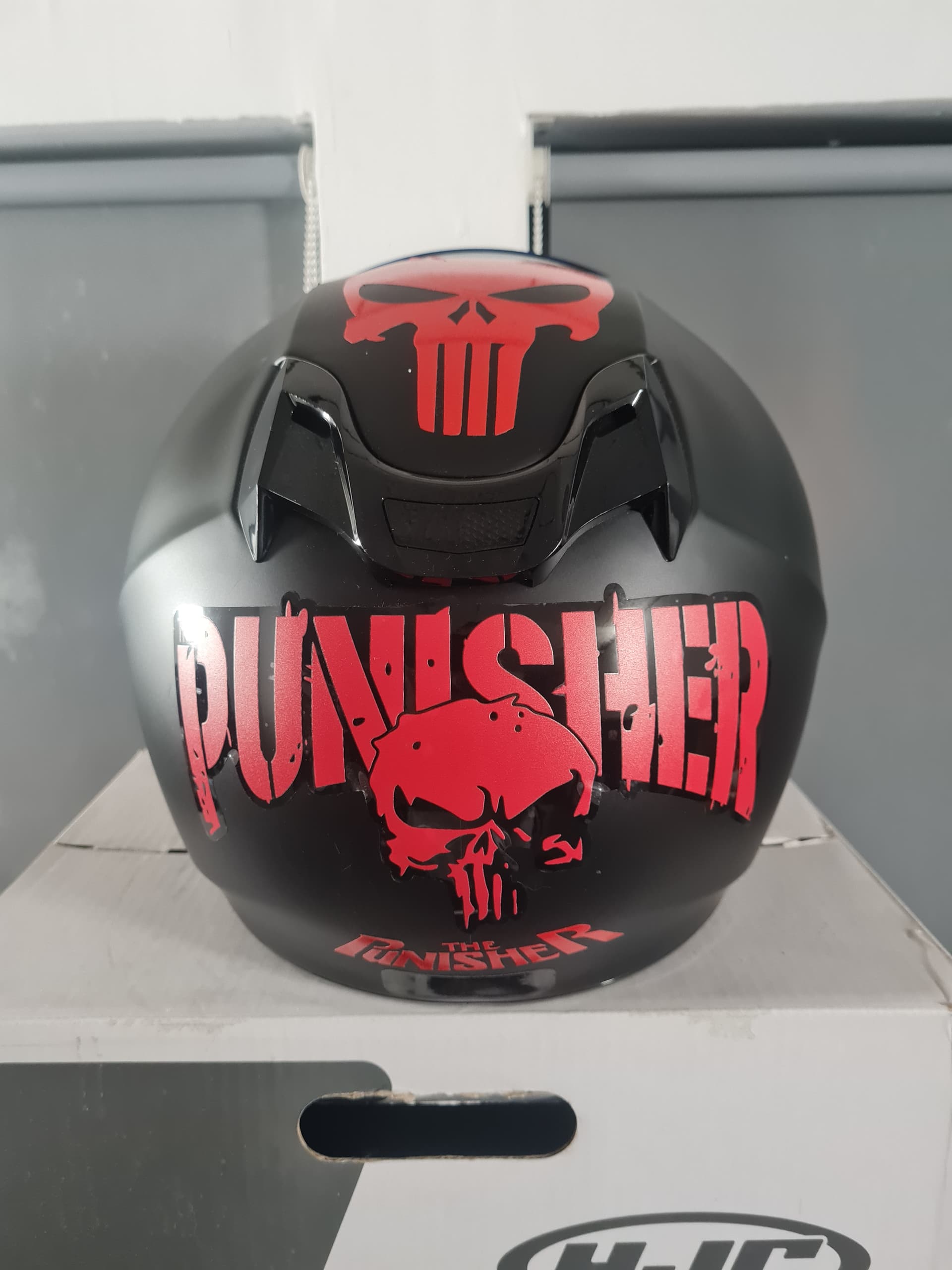 Casque moto HJC - Taille : xxxxl - Déco perso "Punisher" + housse et 2 autre visières (transparente & chrome) — photo 2/5