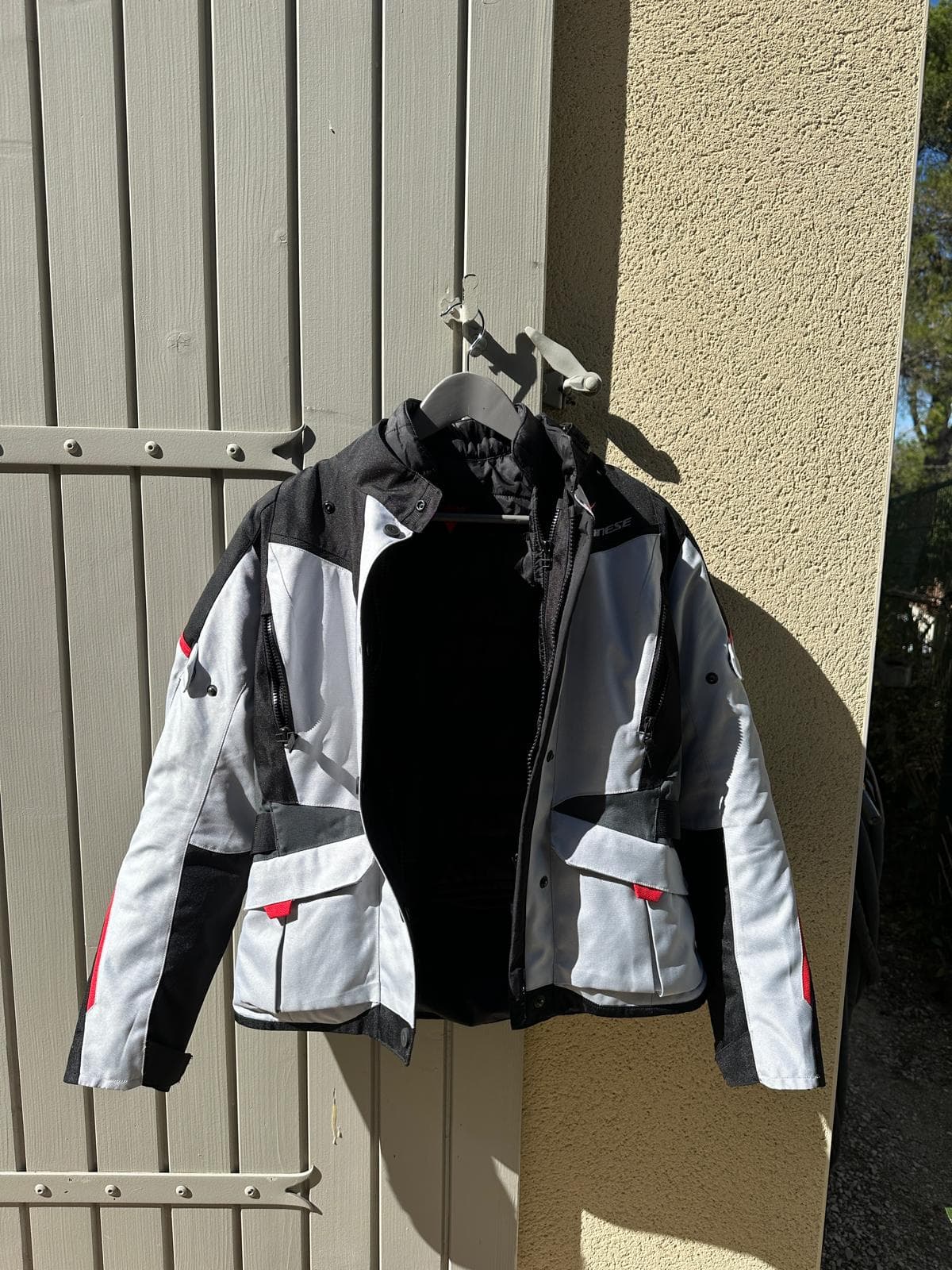 Blouson femme marque Dainese