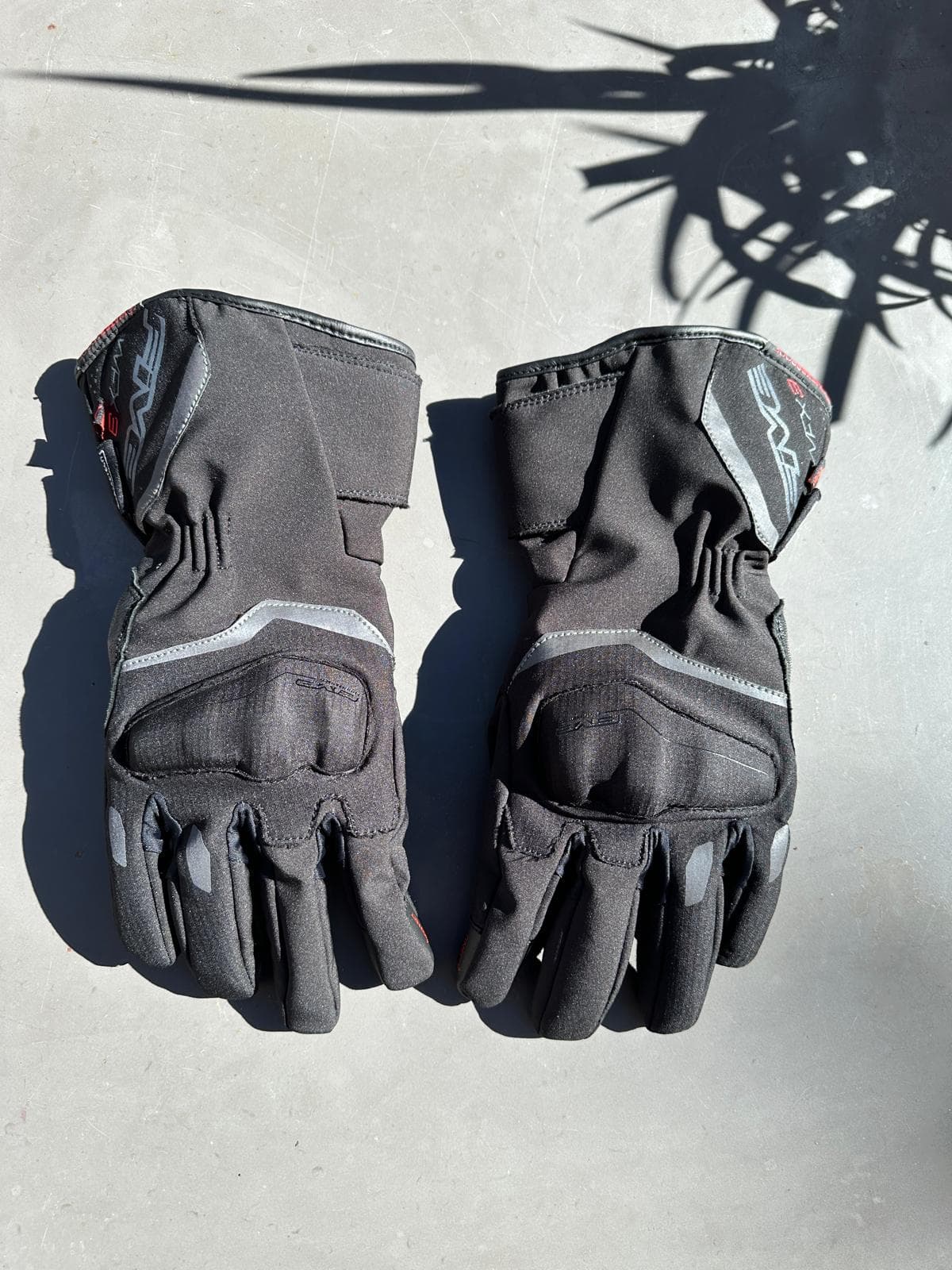 Paire de gants femme