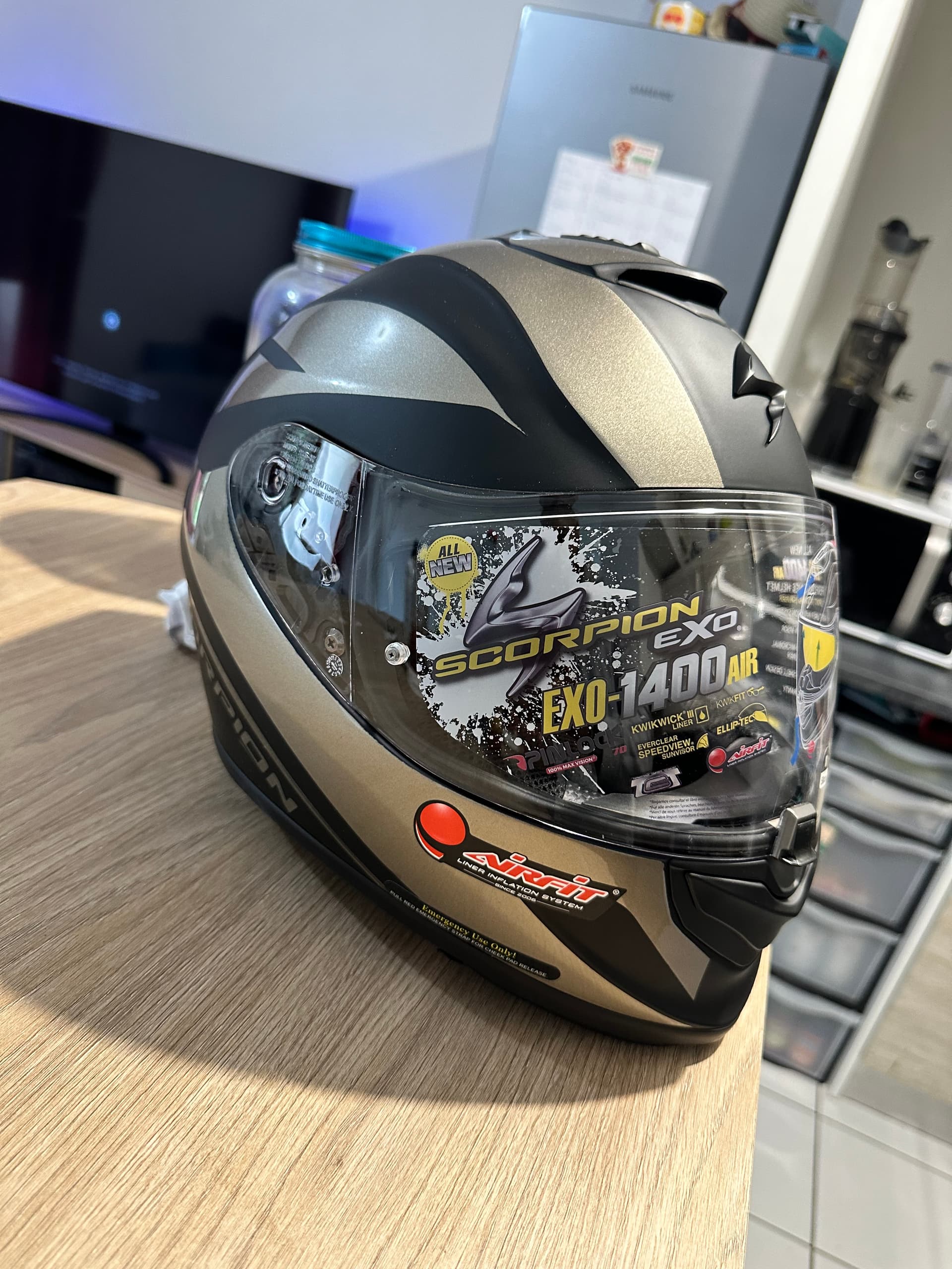 Casque moto scorpion exo 1400 neuf — photo 2/4