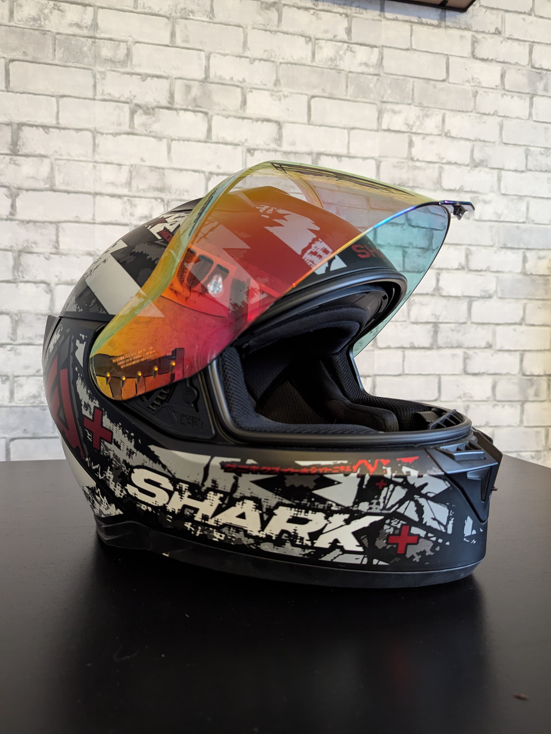 Casque moto shark avec led — photo 5/5