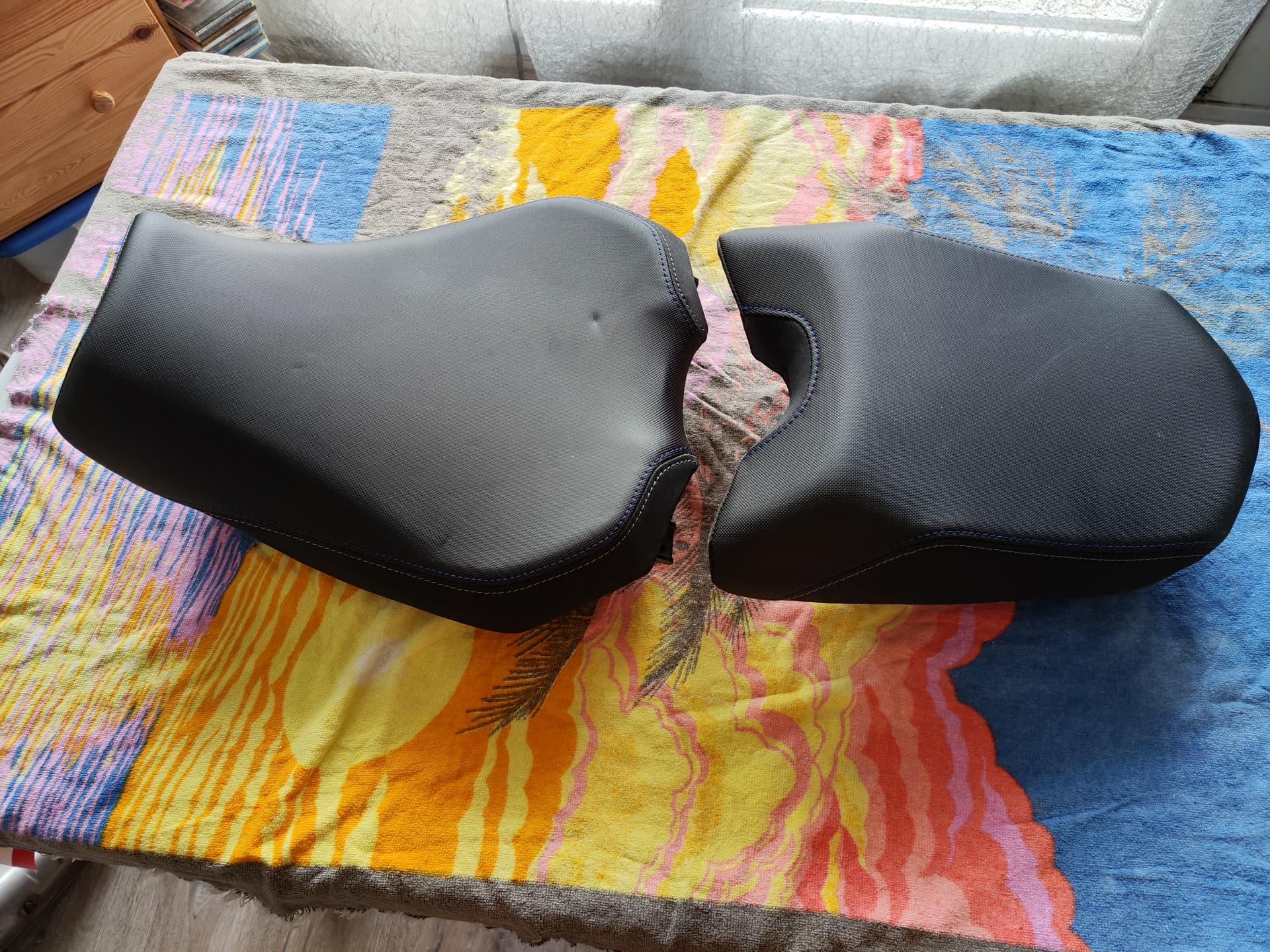 Selle neuve noir et bleu pour Yamaha tracer 900 année 2018 — photo 2/2