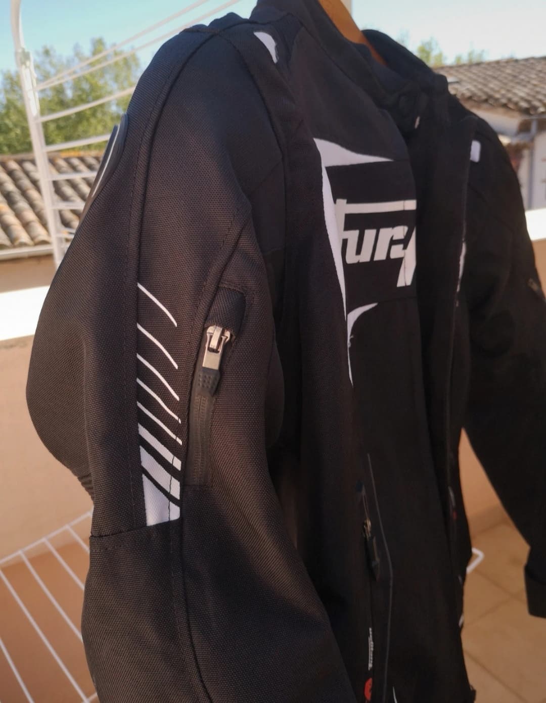 Blouson moto neuf Furygan femme M + dorsale neuve — photo 3/5