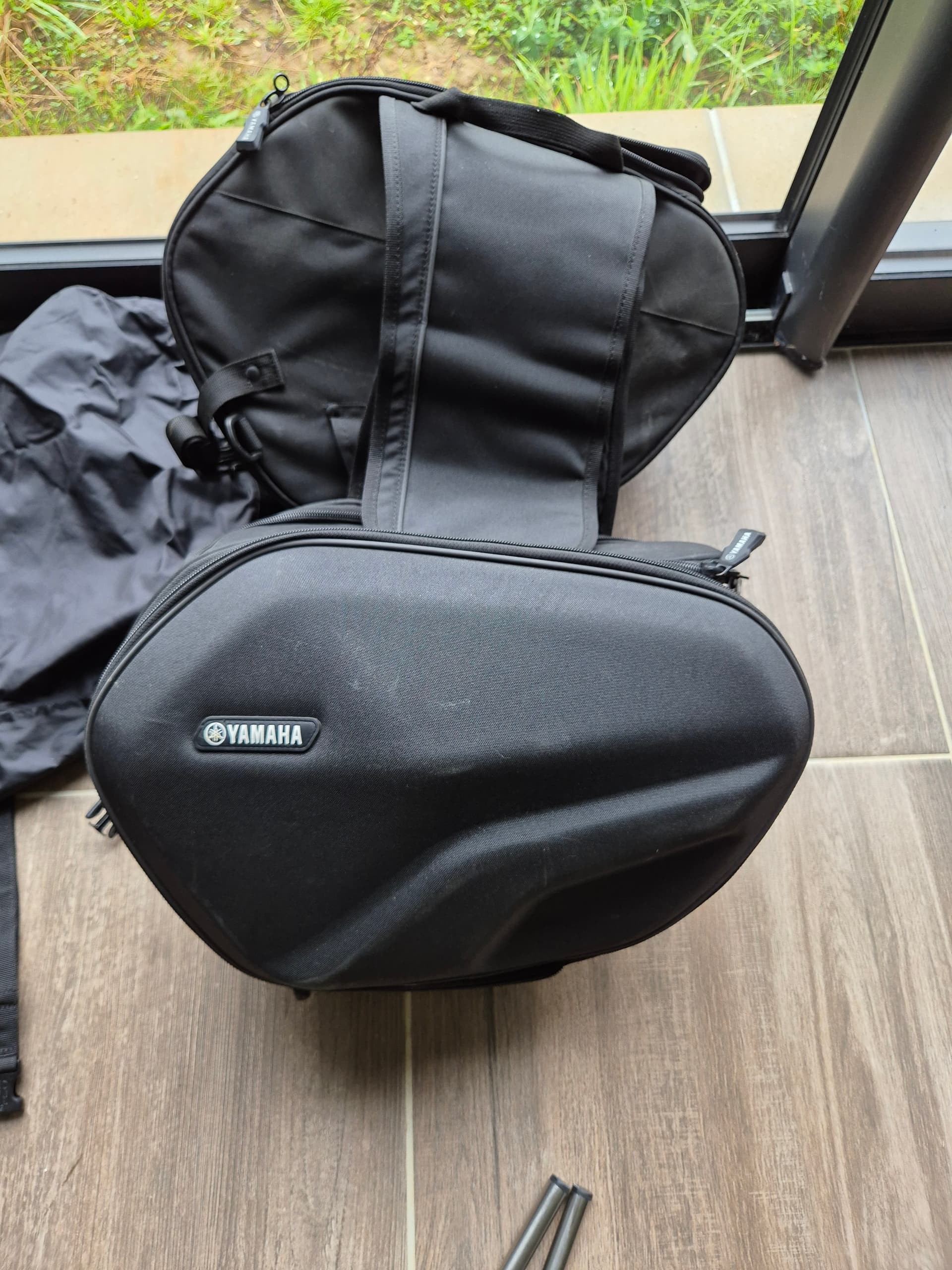 Valise yamaha semi rigide fixation mt09 phase 3