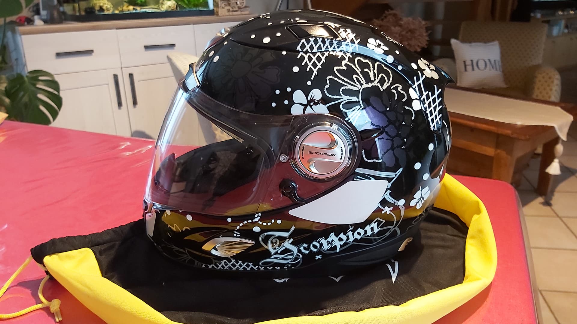 Casque femme scorpion — photo 3/5