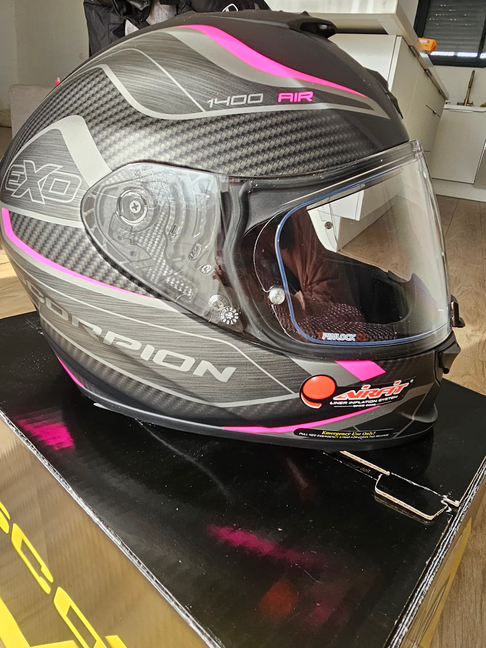 Casque moto scorpion