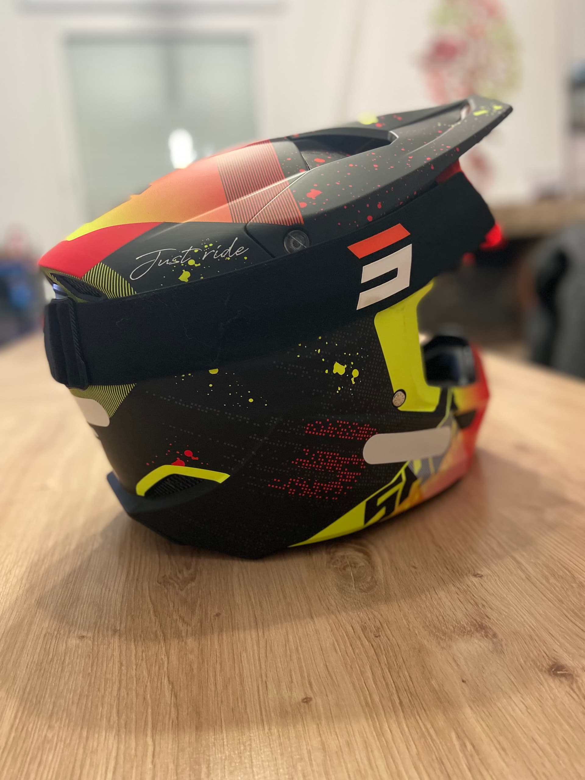 Casque Moto Cross Shot Race Gear Furious Matrix Taille M avec lunettes Shot