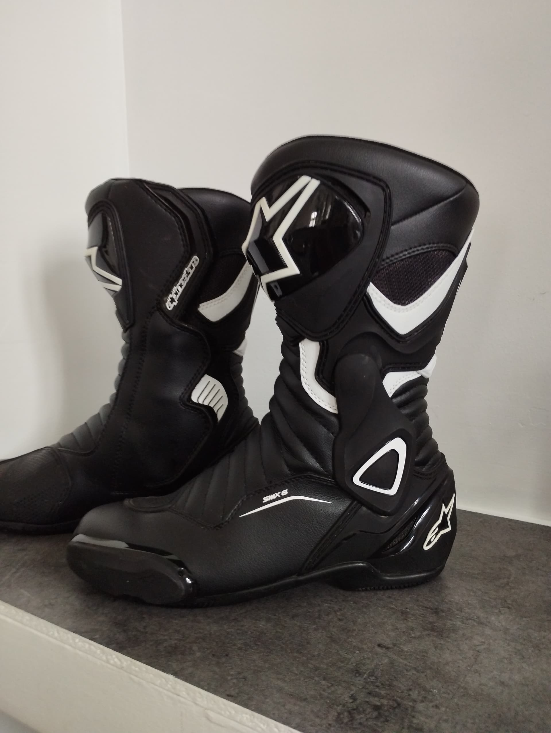 Botte de moto cuir noir femme taille 39 Alpinstar neuve