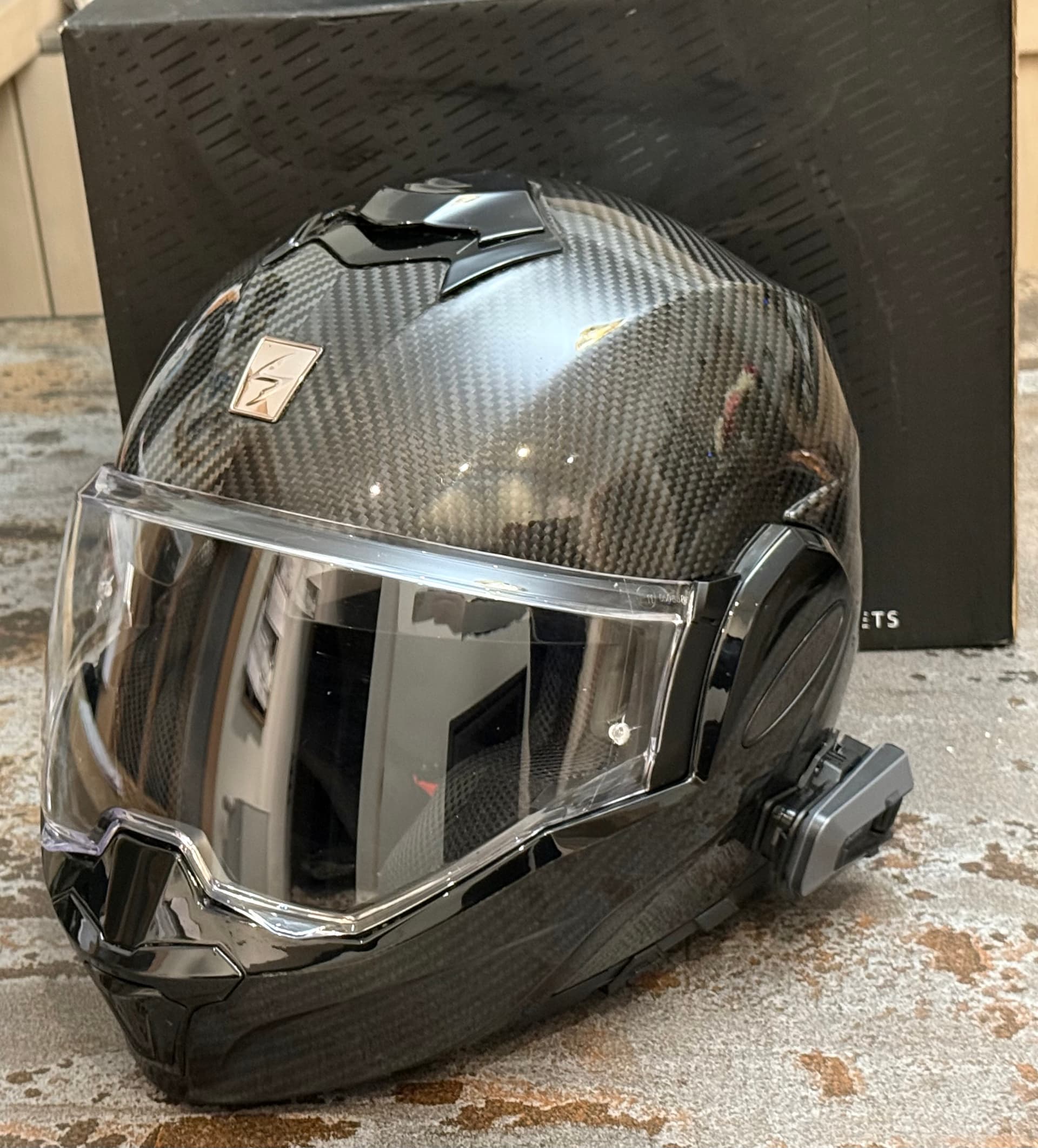 Casque Scorpion Exo Tech Carbon + Support Cardo Packtalk COMME NEUF — photo 2/5