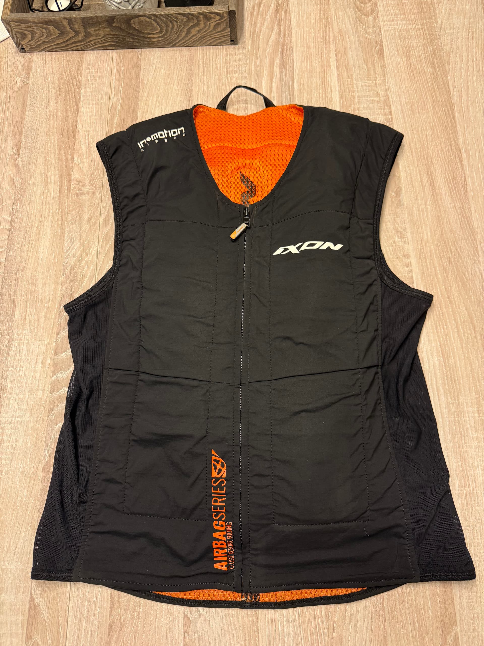 Airbag IXON U03 in&motion + 3 mois d’abonnement gratuit — photo 3/4