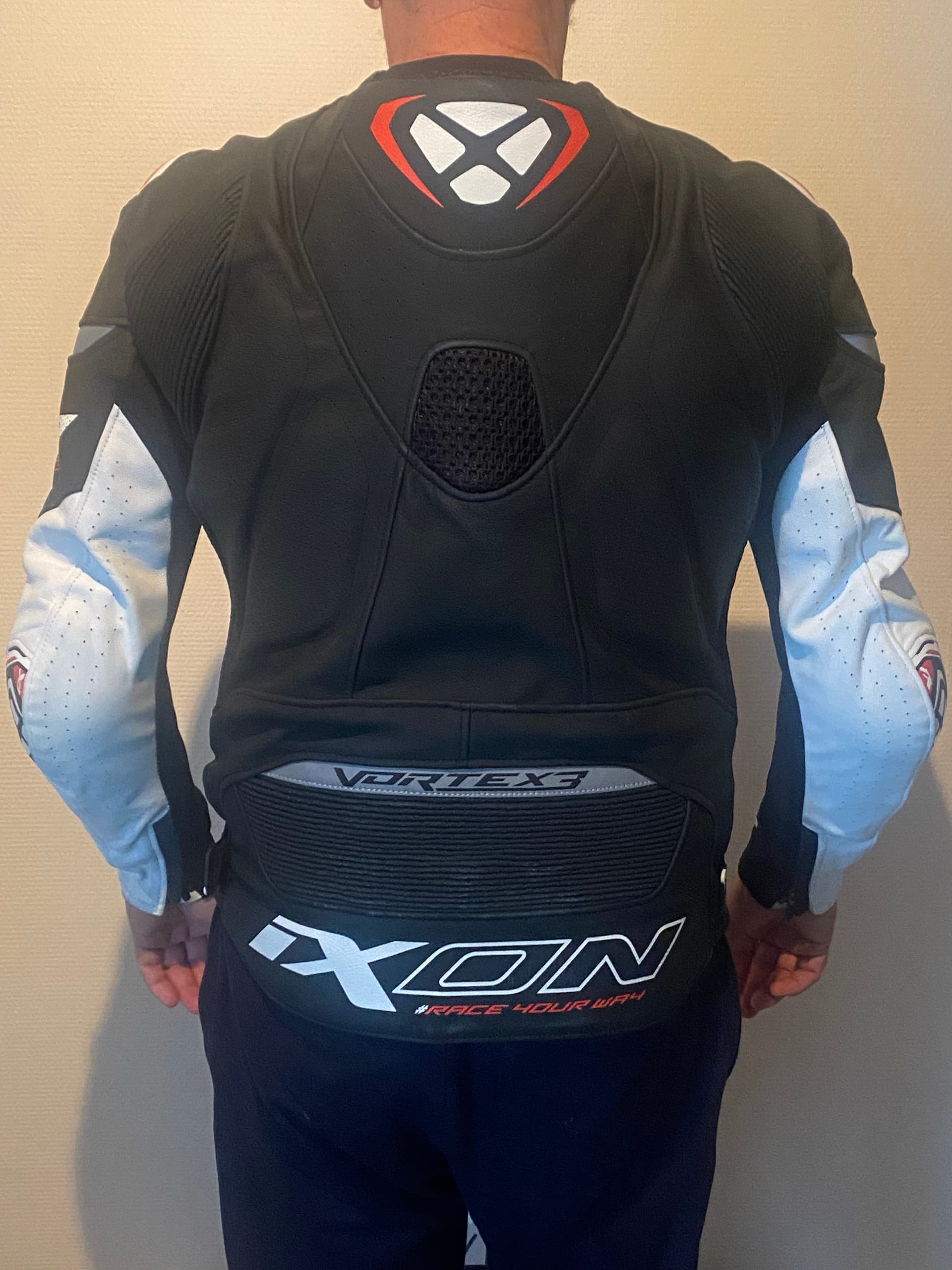 Veste en cuir MOTO — photo 3/5