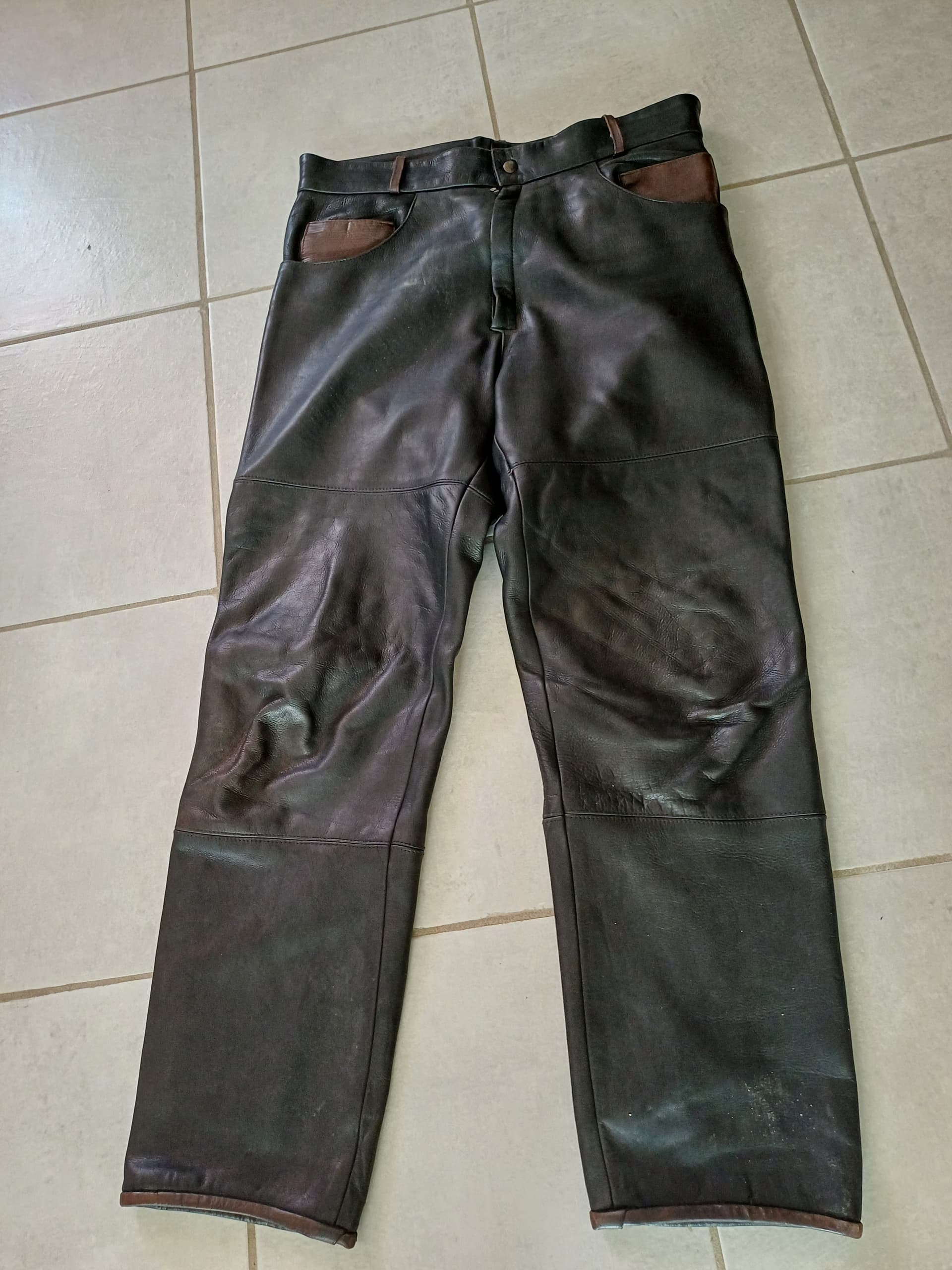 PANTALON CUIR