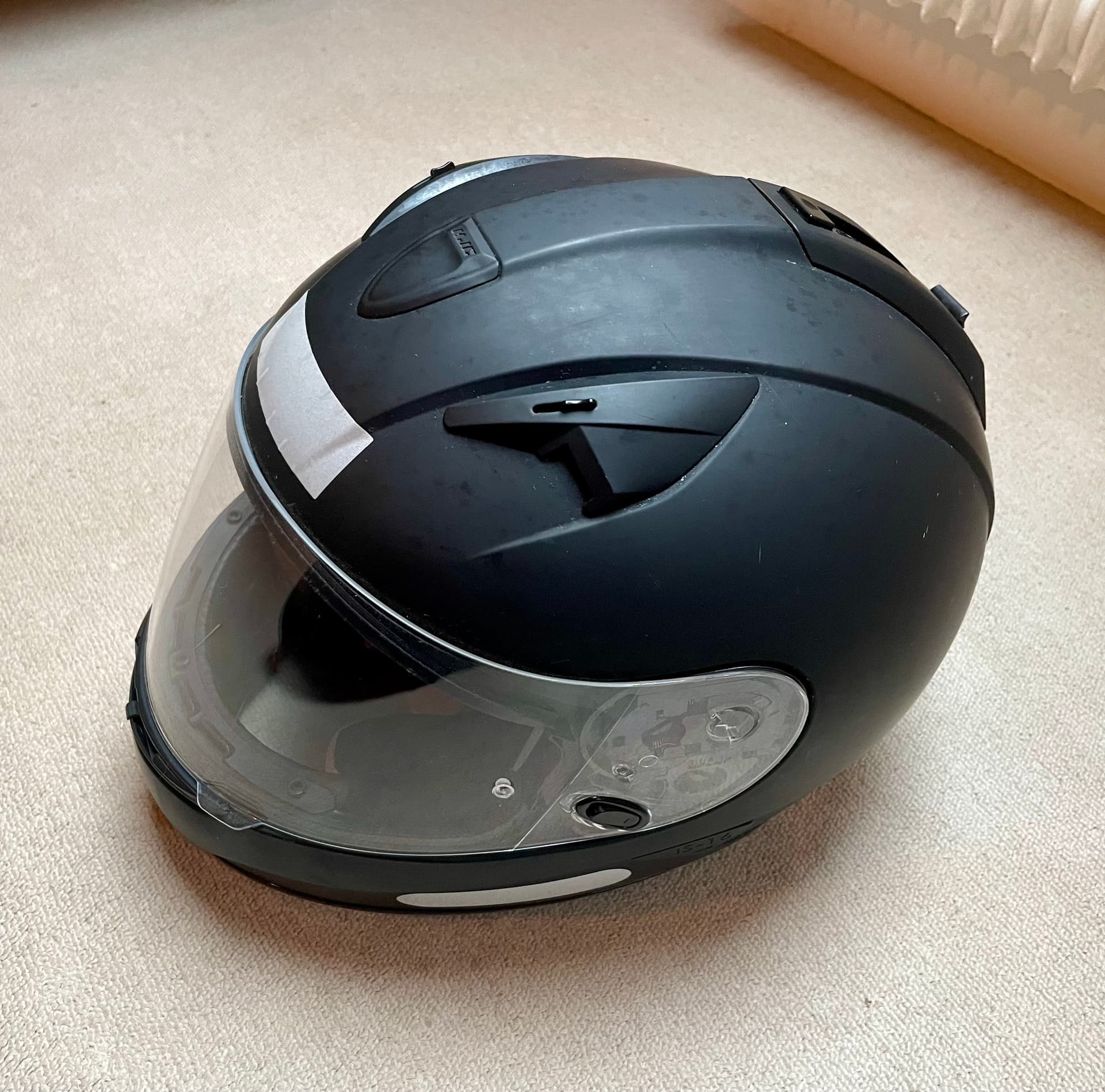 Casque de moto noir HJC