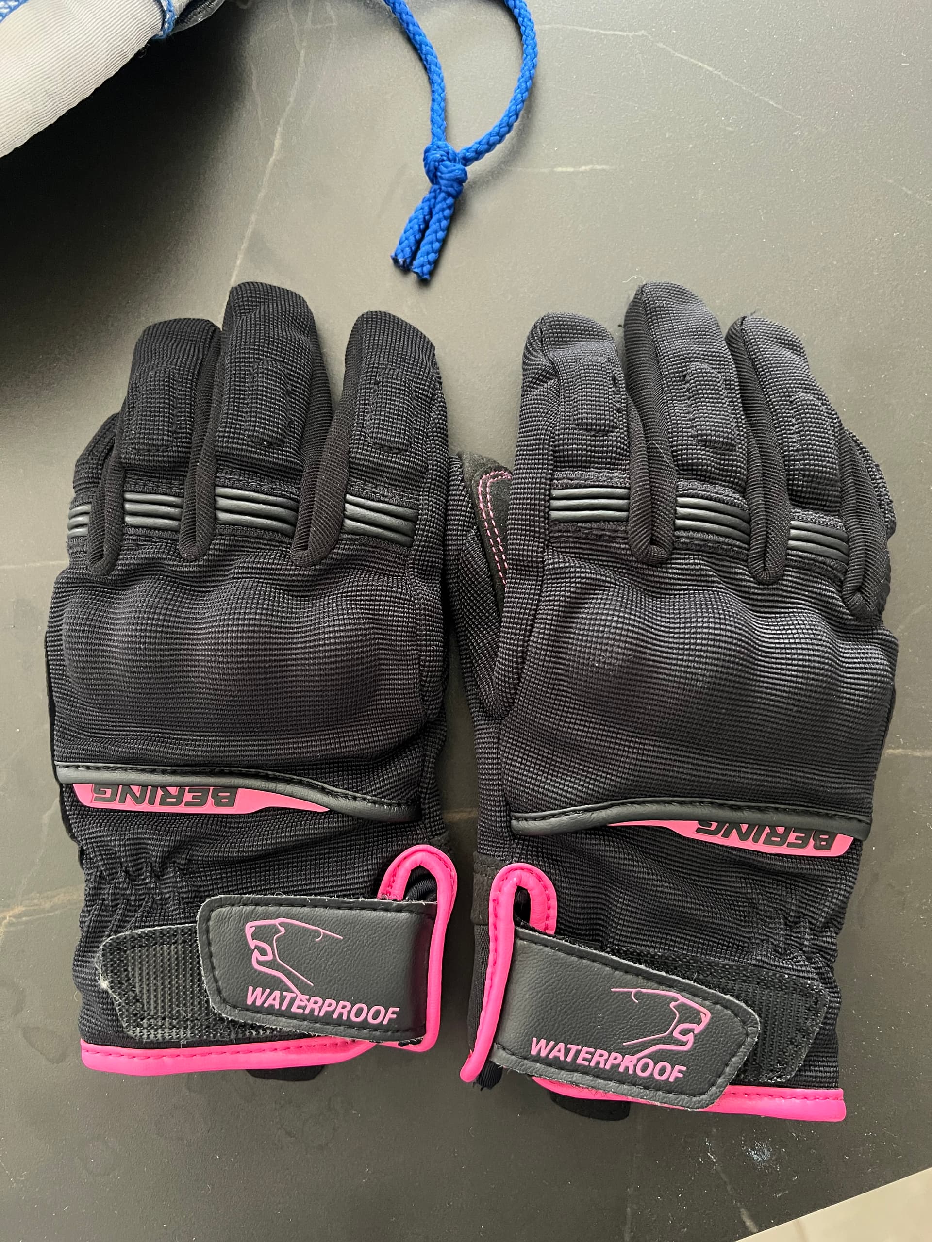 Gants moto femme — photo 1/4