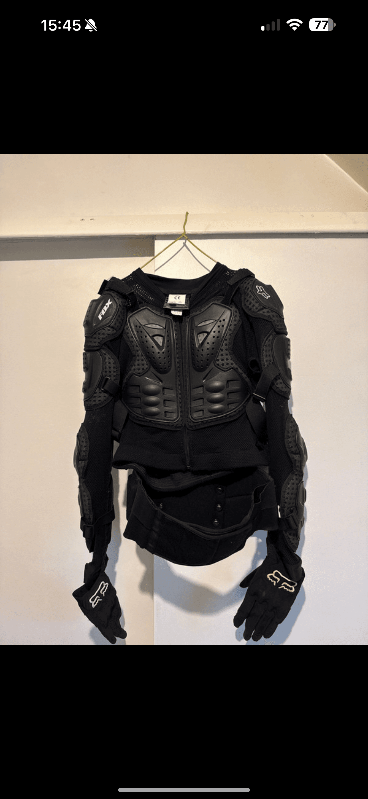 Par pierre Fox plus gants