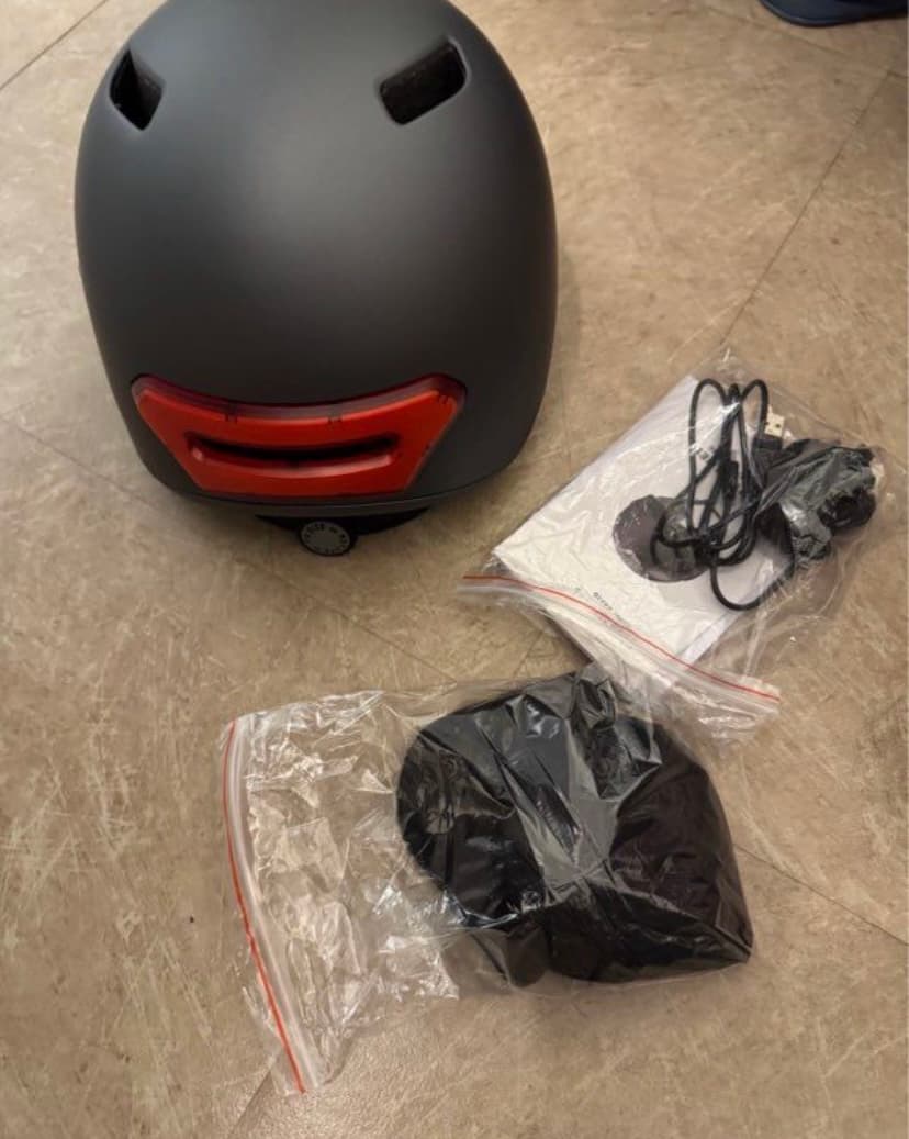 Smart Bike Helmet for Adult Camera Video Absorption for E-Bike E-Scooter — photo 1/4