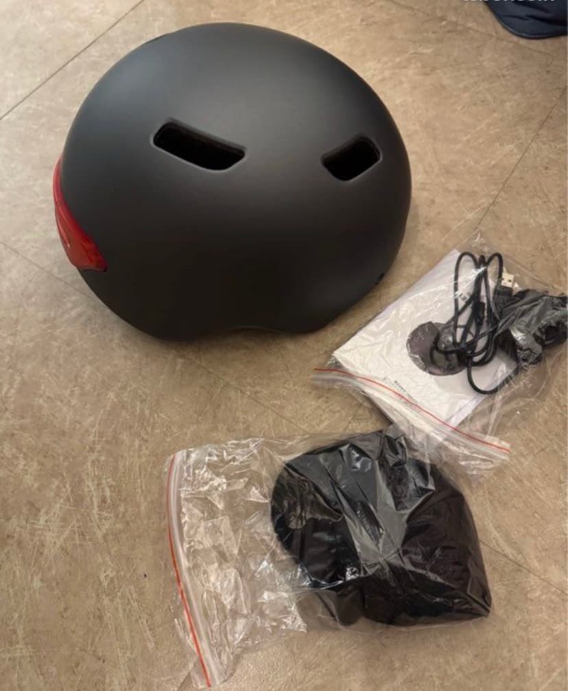 Smart Bike Helmet for Adult Camera Video Absorption for E-Bike E-Scooter — photo 2/4