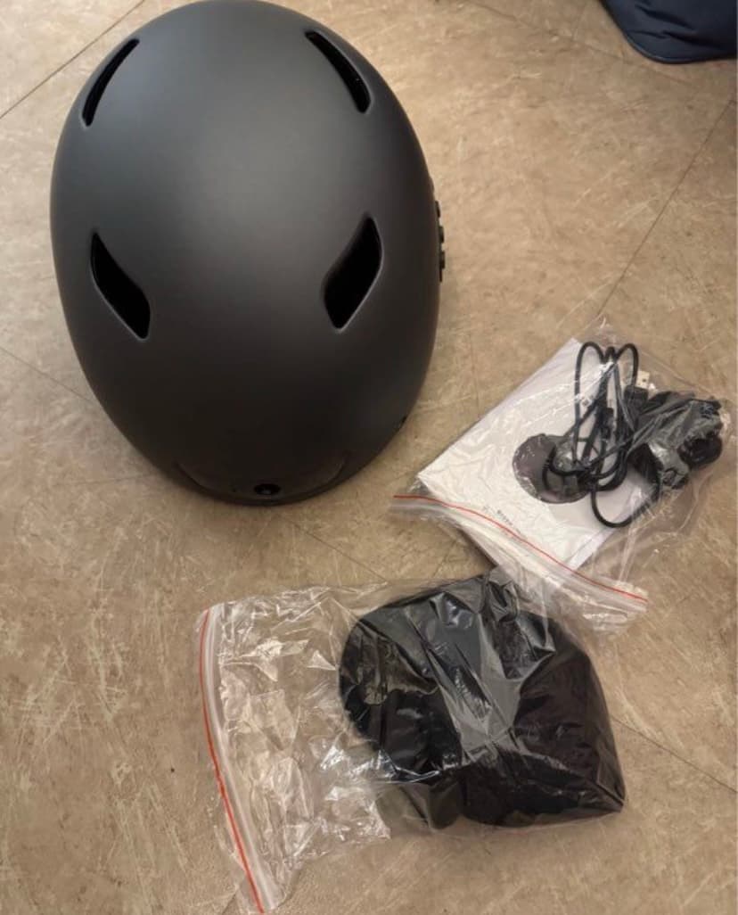 Smart Bike Helmet for Adult Camera Video Absorption for E-Bike E-Scooter — photo 3/4