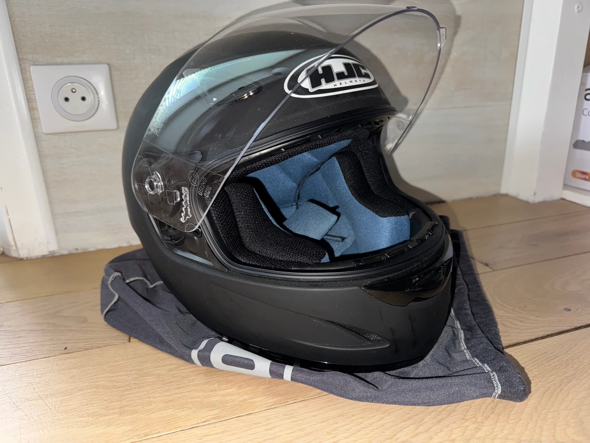Casque HJC — photo 2/4
