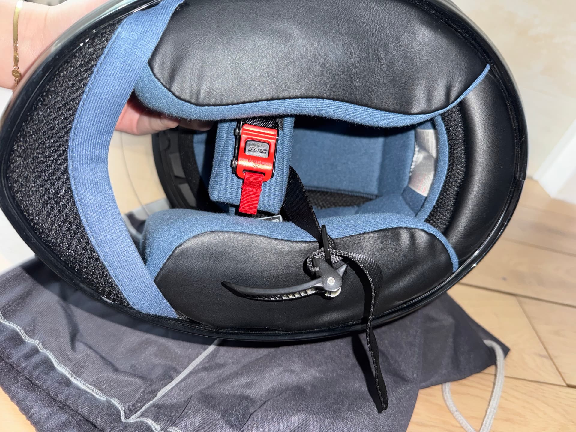 Casque HJC — photo 4/4