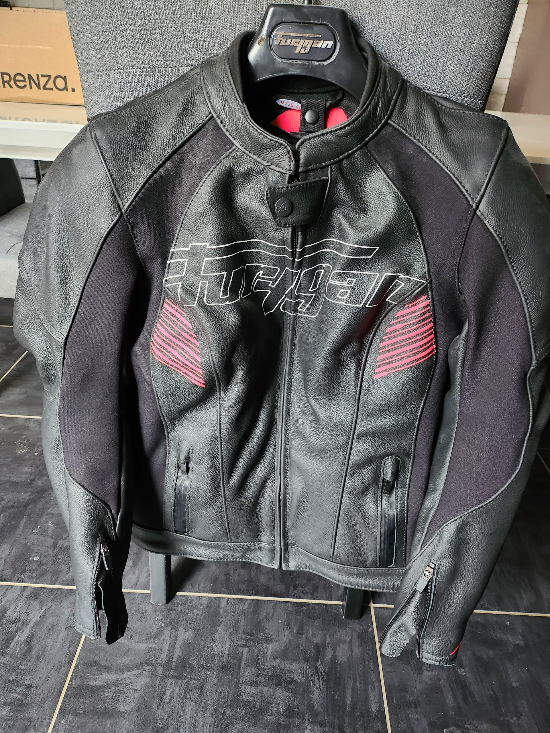 Blouson cuir Furygan taille M totalement neuf garanti facture à l'appui