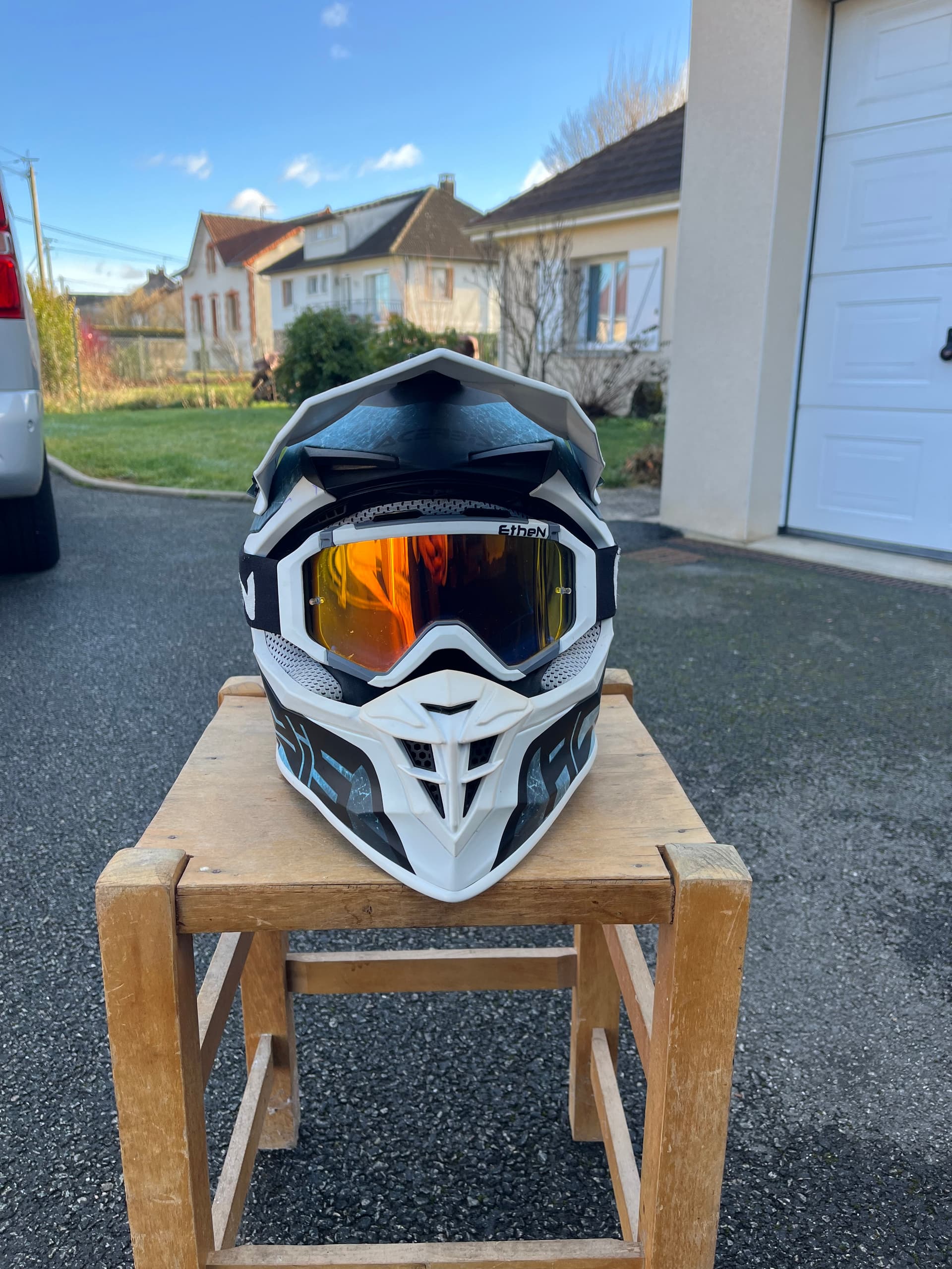 Casque de moto Acerbis avec son masque et ses deux paires de gants — photo 2/5