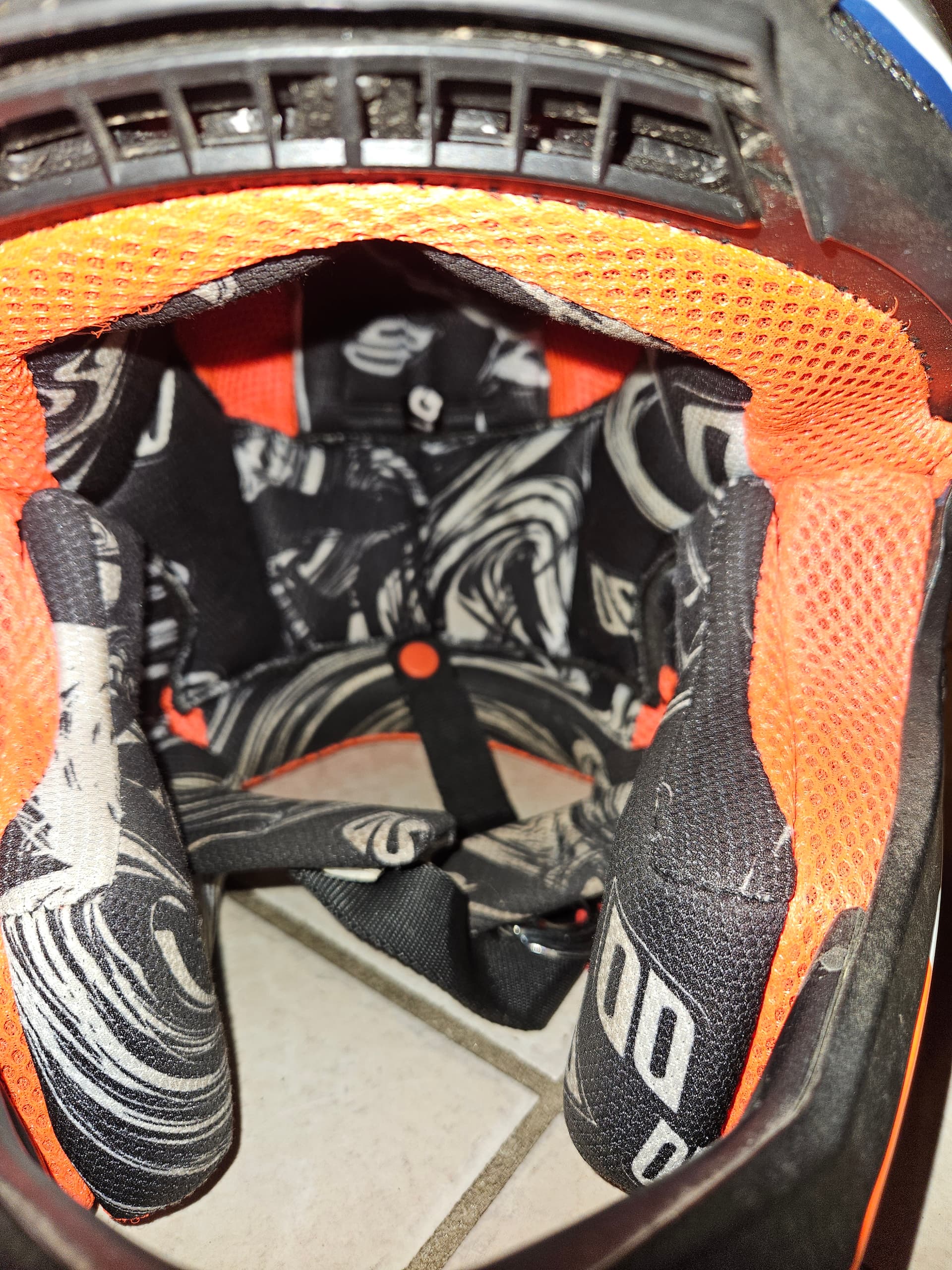 Casque moto shot — photo 4/5