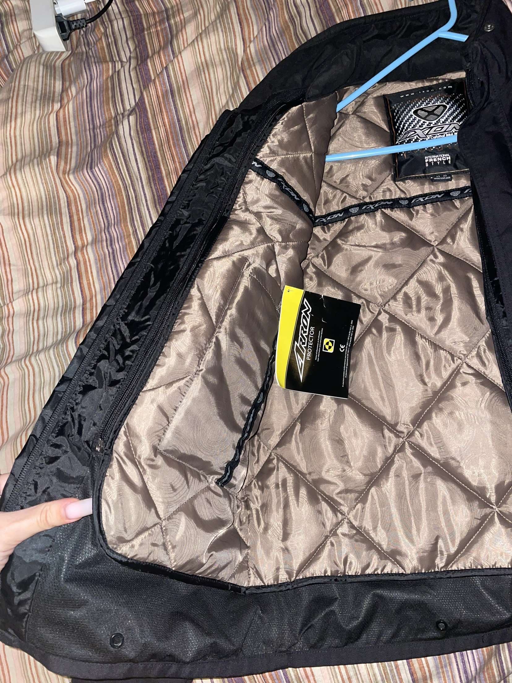 Veste moto ixon  parfaite état — photo 4/4