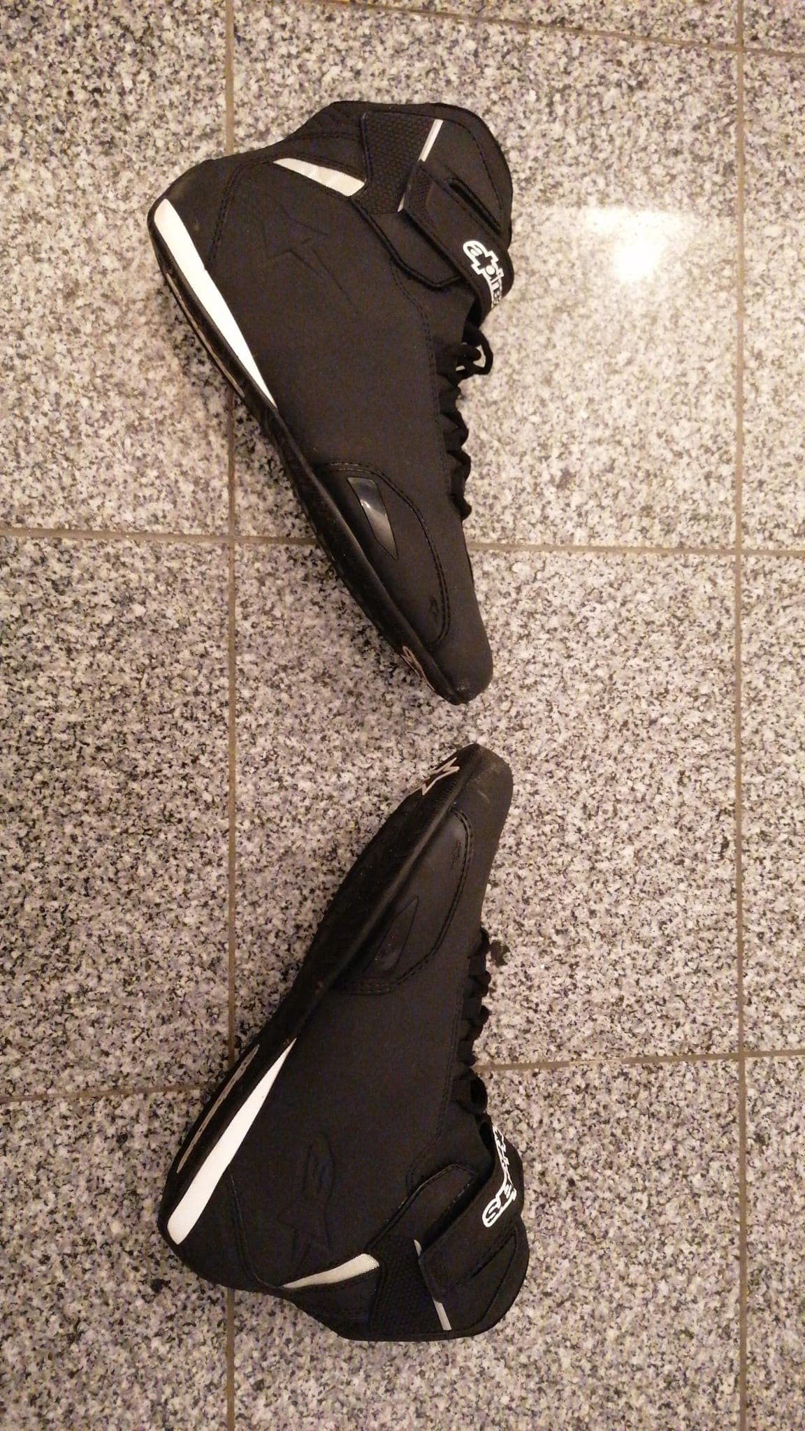Bottes / Chaussures de moto Alpinestars noires - Taille 44 — photo 1/4