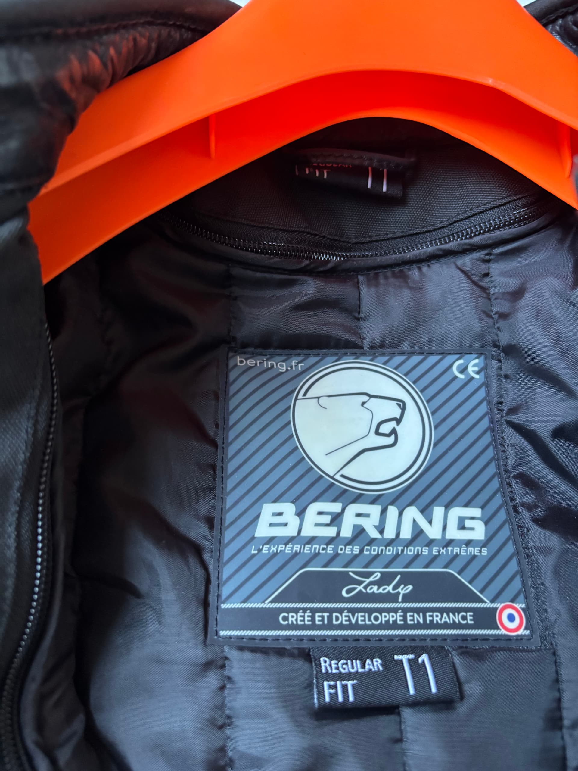 Veste en cuir de moto — photo 4/4