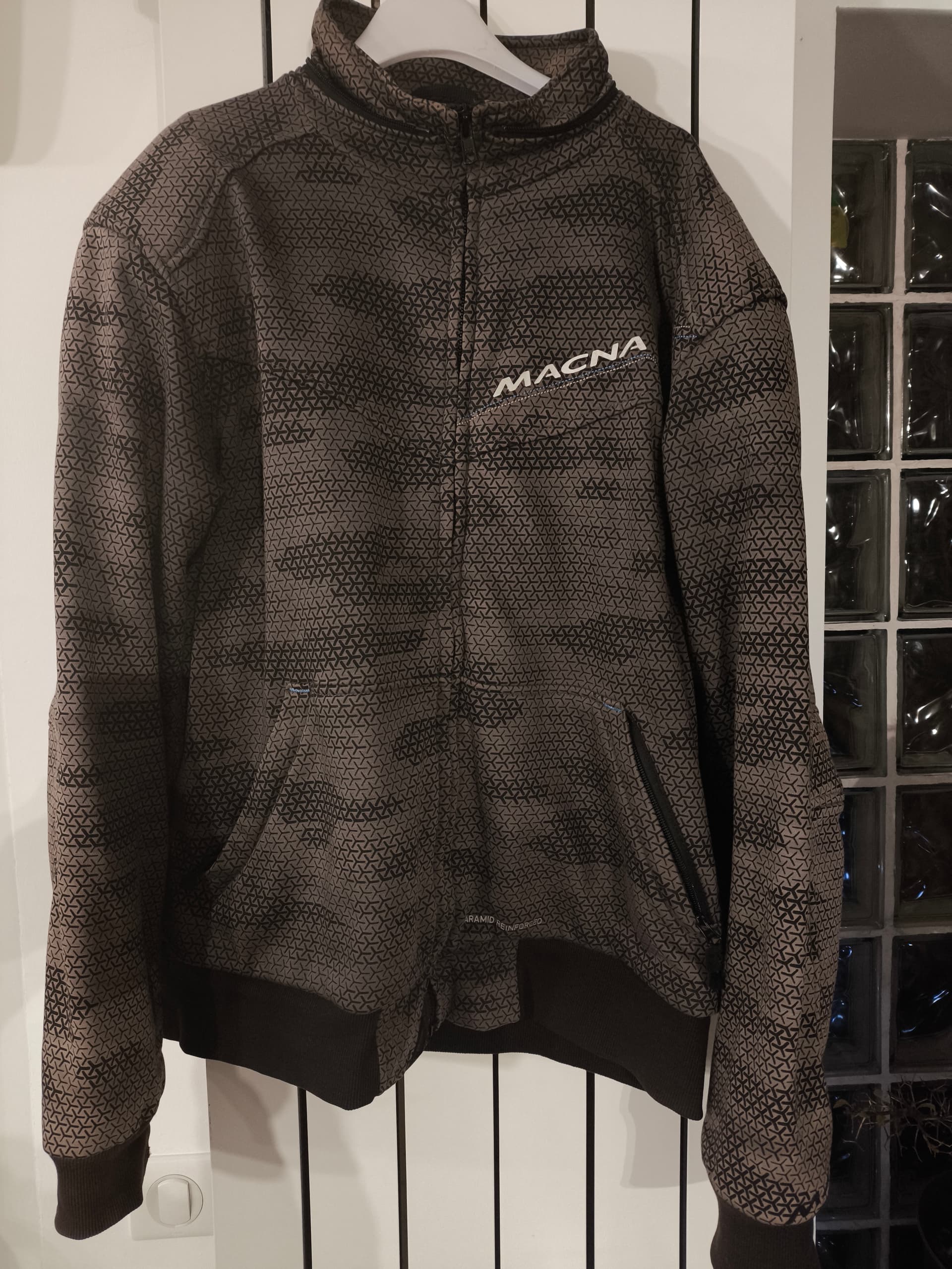 Veste Macna