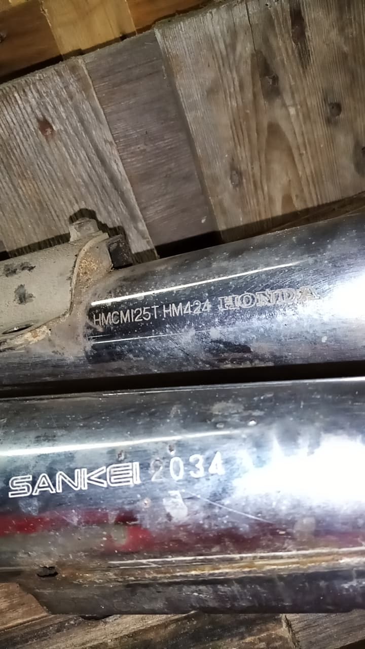 Honda cm 125 lignes d'échappement