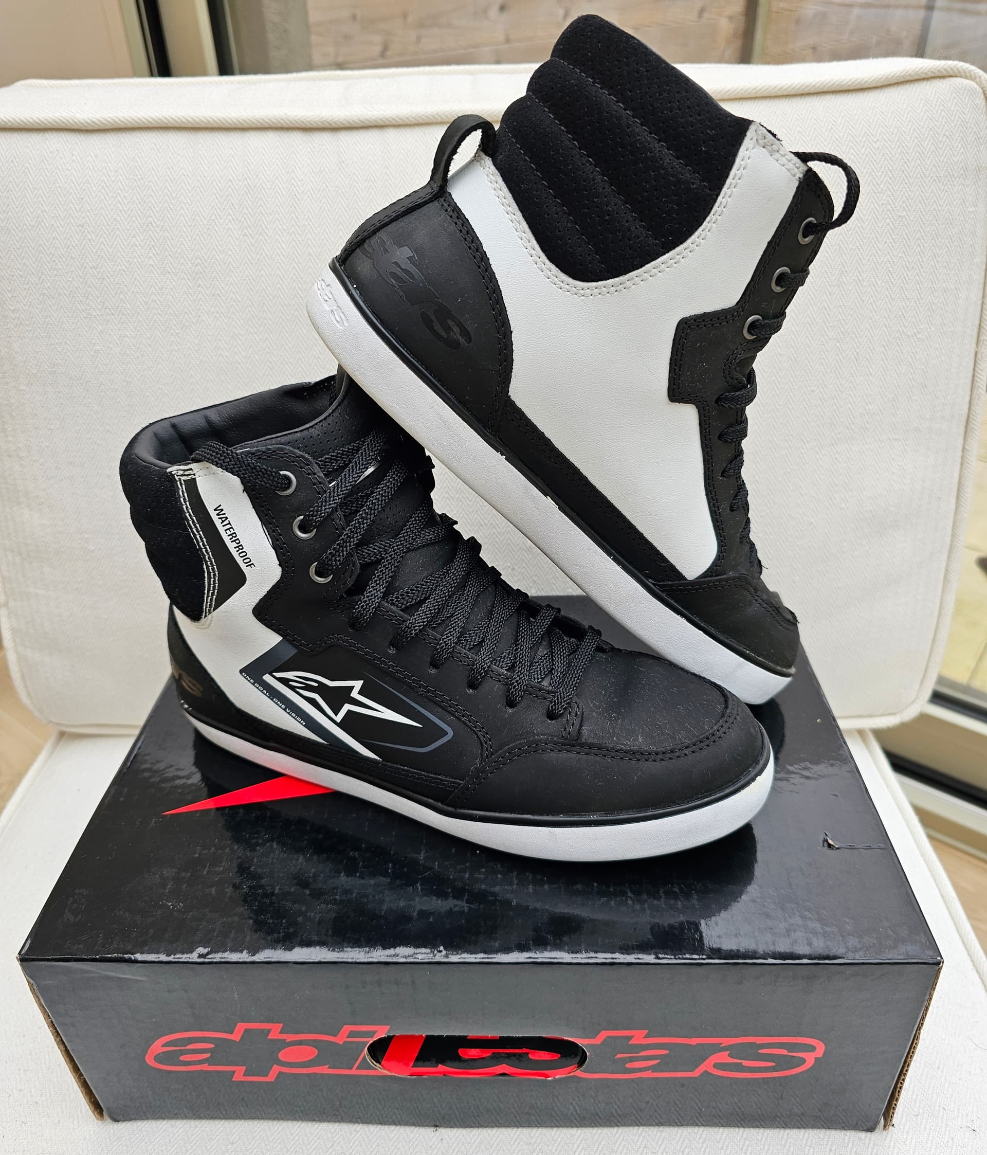 Bottines moto Alpinestars J-6 waterproof — photo 1/5