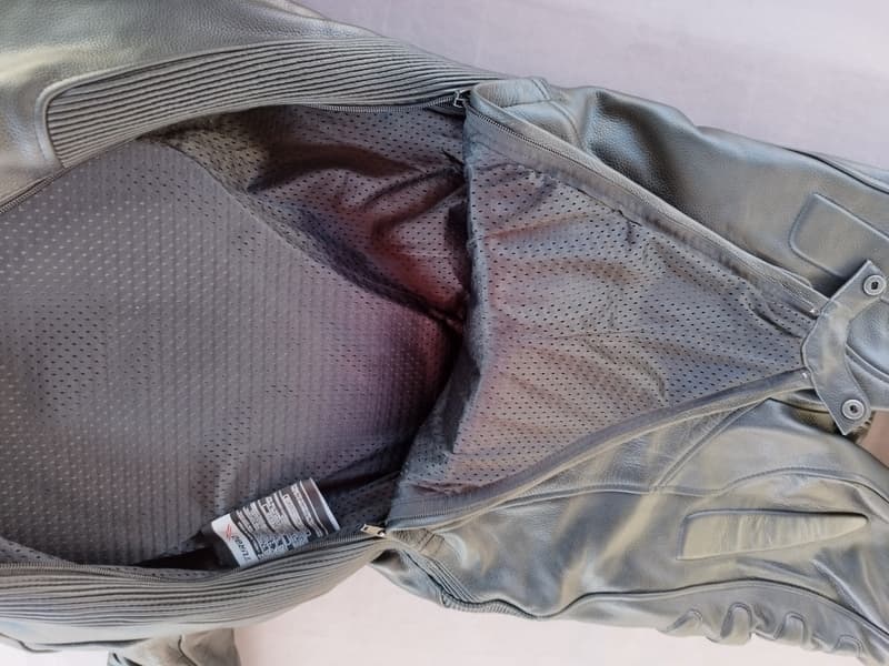 Combinaison moto cuir neuve taille S — photo 5/5