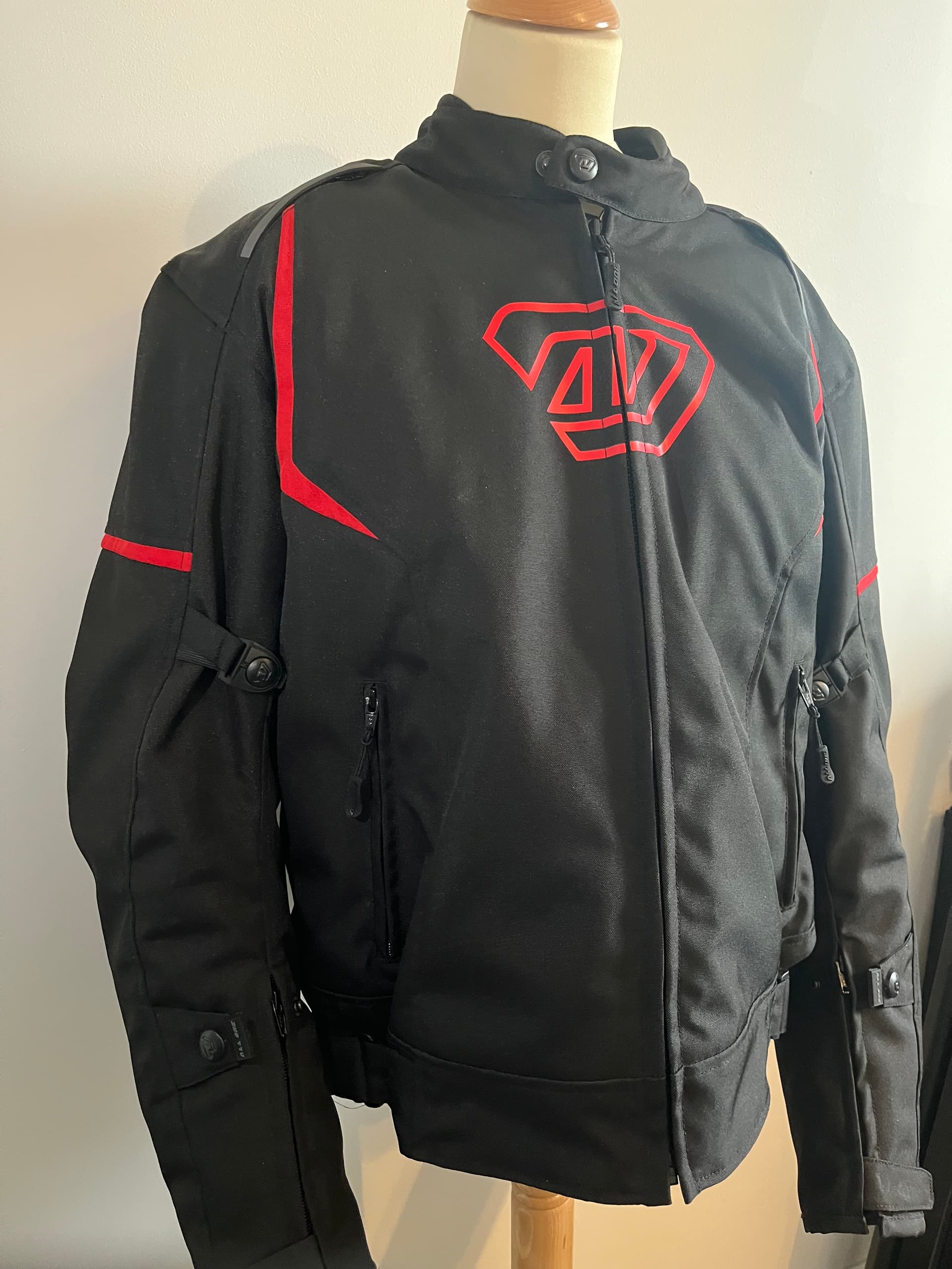 Blouson track noir et rouge ALL ONE  taille L — photo 1/5