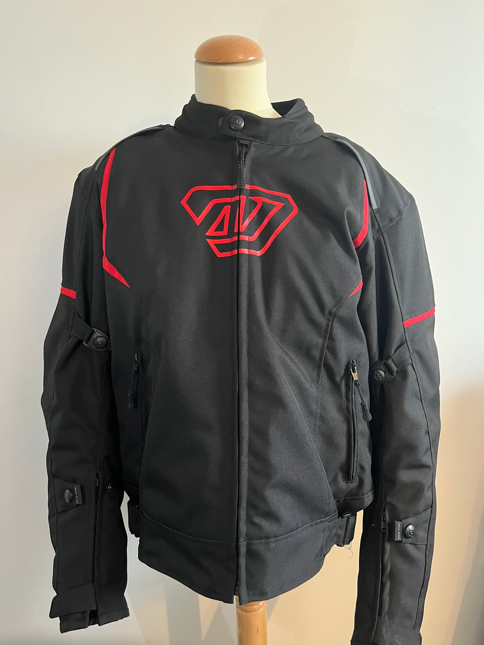 Blouson track noir et rouge ALL ONE  taille L — photo 2/5