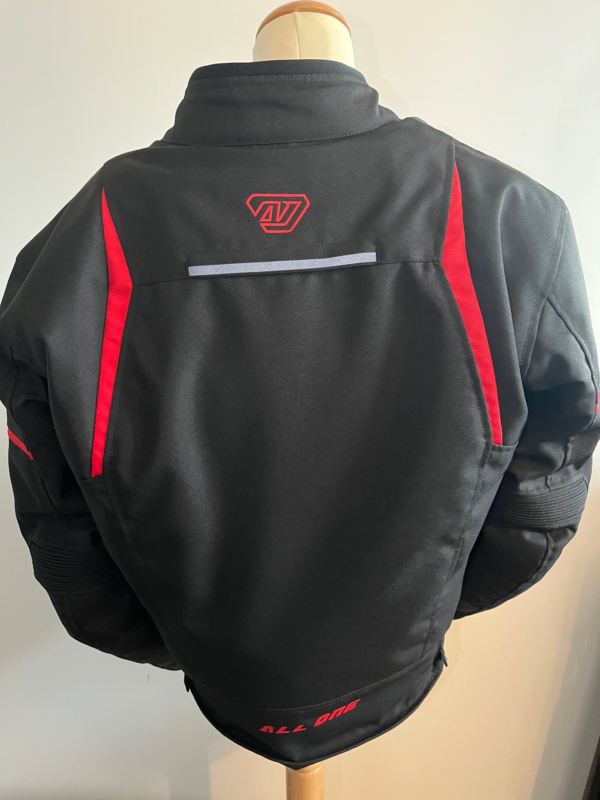 Blouson track noir et rouge ALL ONE  taille L — photo 5/5