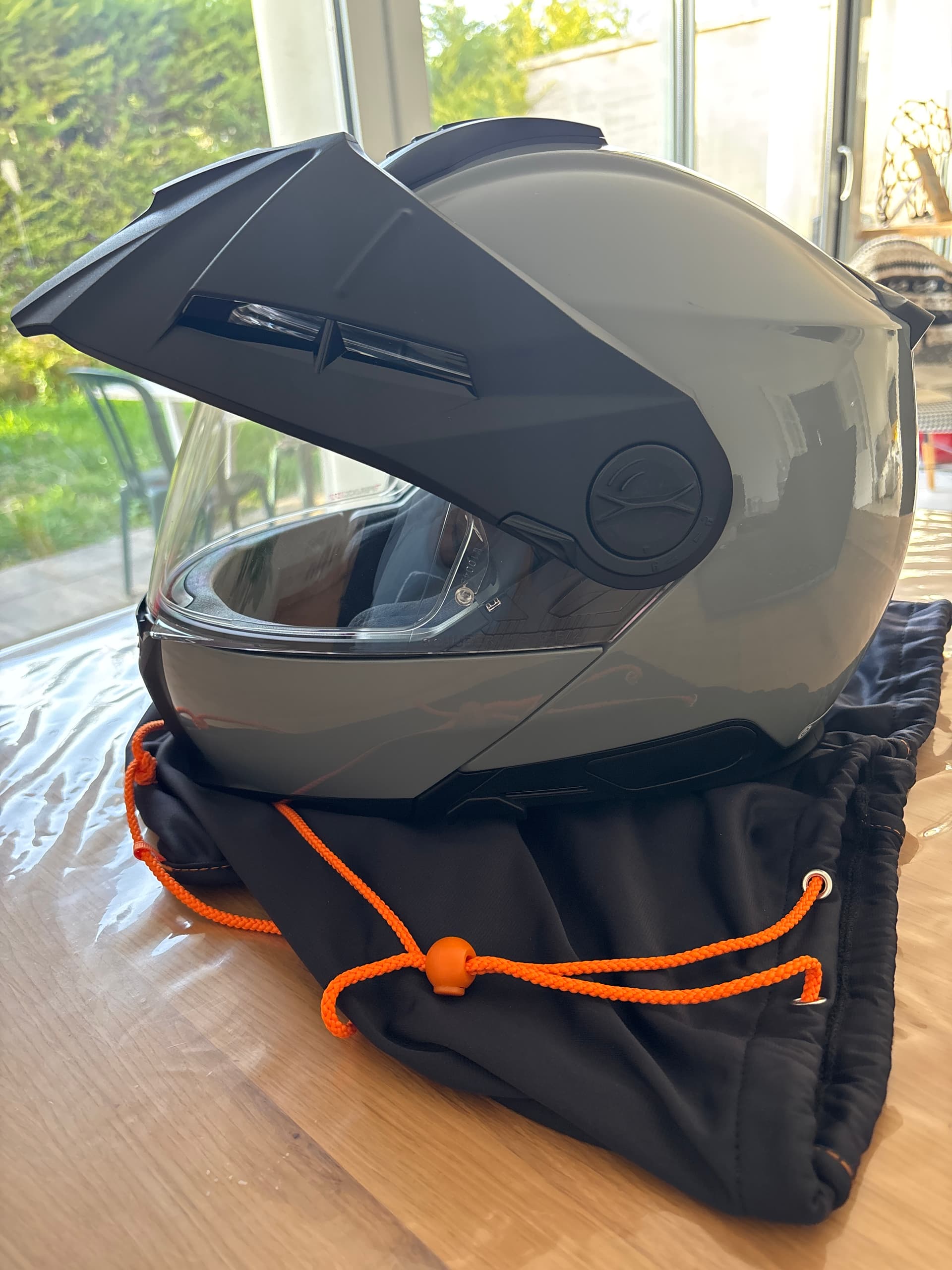 Casque modulable SCHUBERTH E2 — photo 1/5