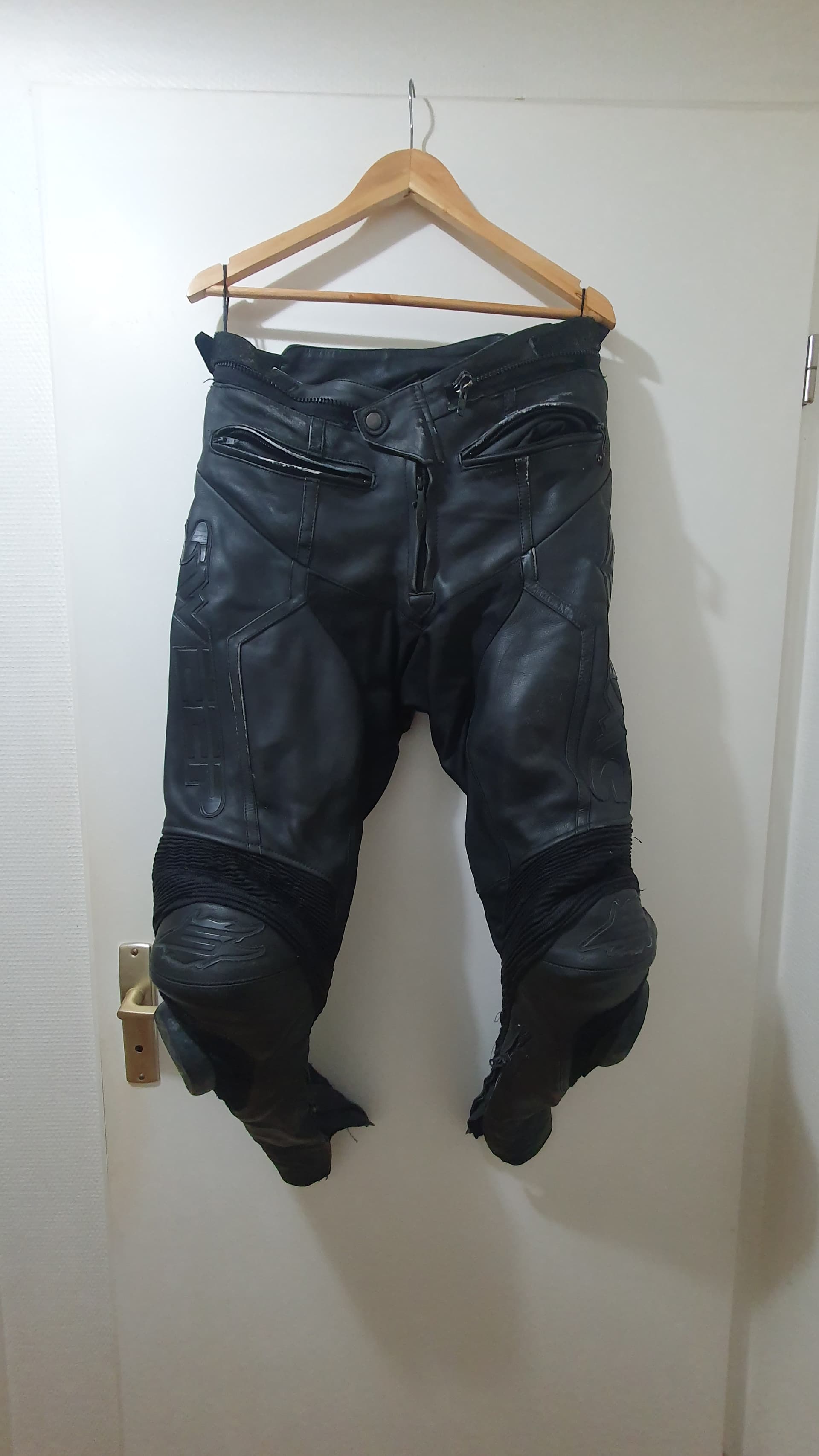 Pantalon cuir SWEEP taille M avec sliders — photo 2/5