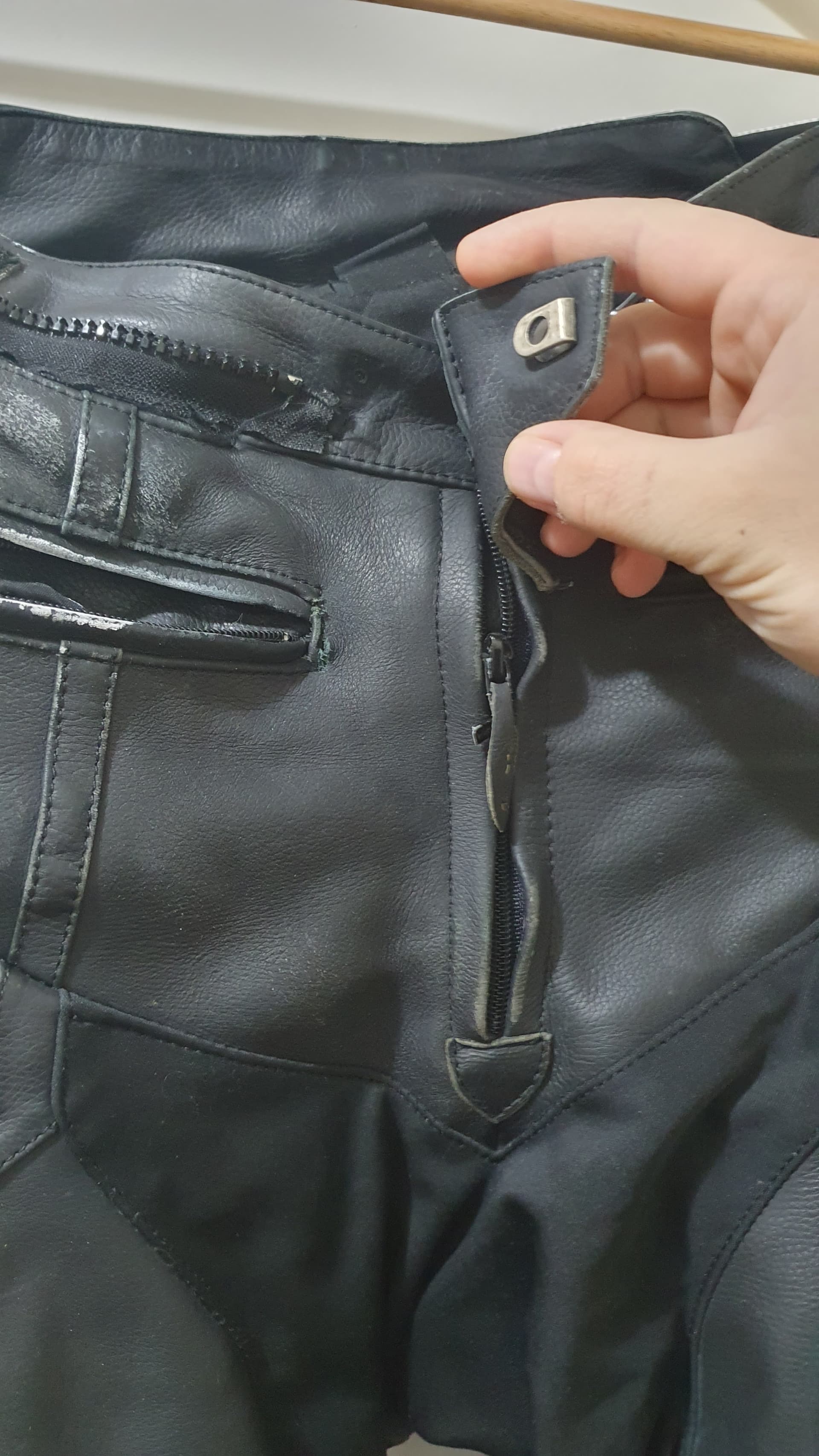 Pantalon cuir SWEEP taille M avec sliders — photo 3/5