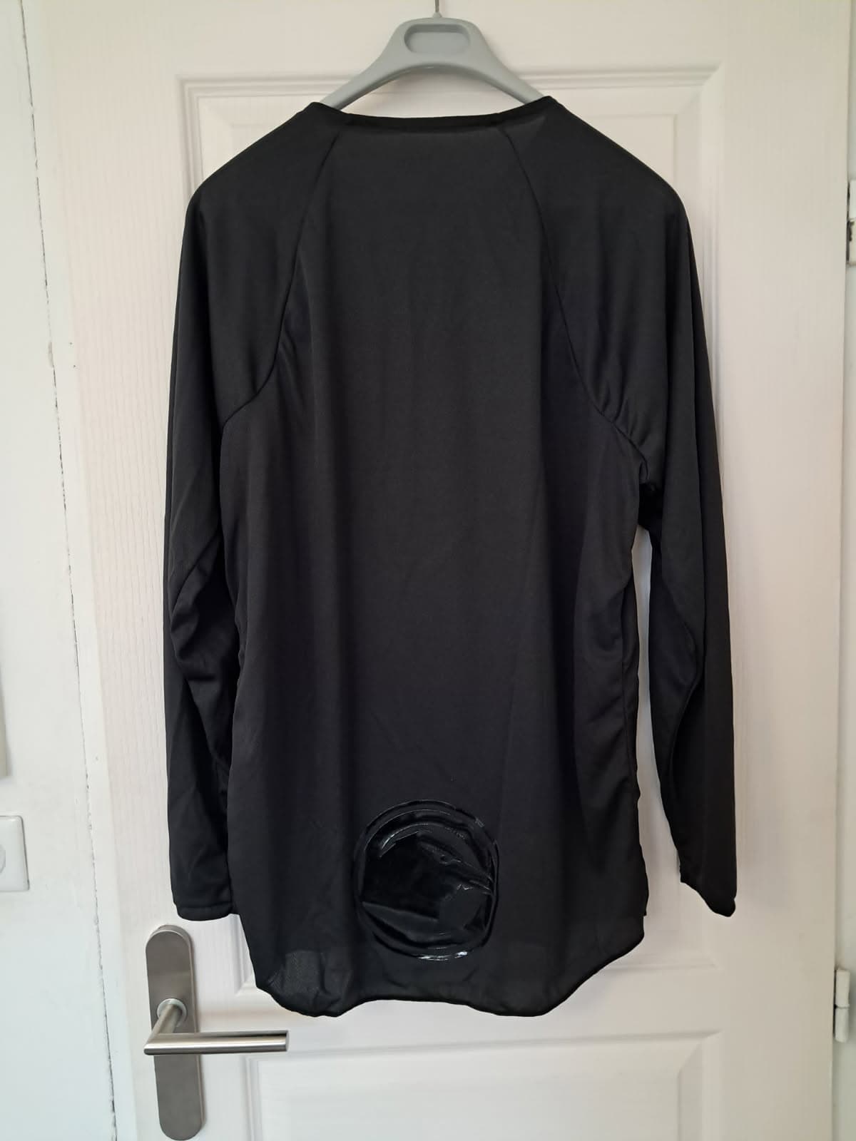 Haut de moto — photo 2/2