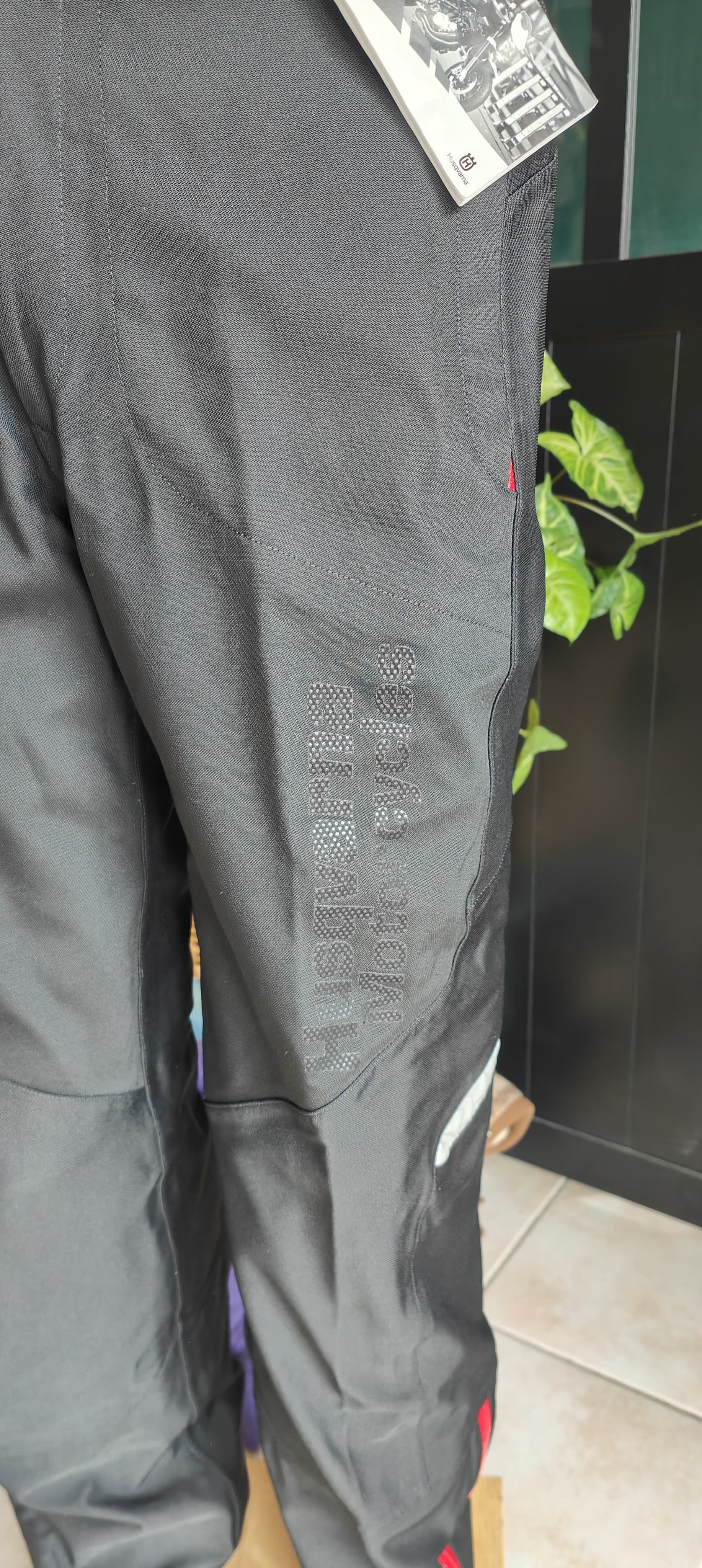 Taille 44 EU Pantalon moto neuf waterproof Husqvarna Esplora T54 – Protections incluses