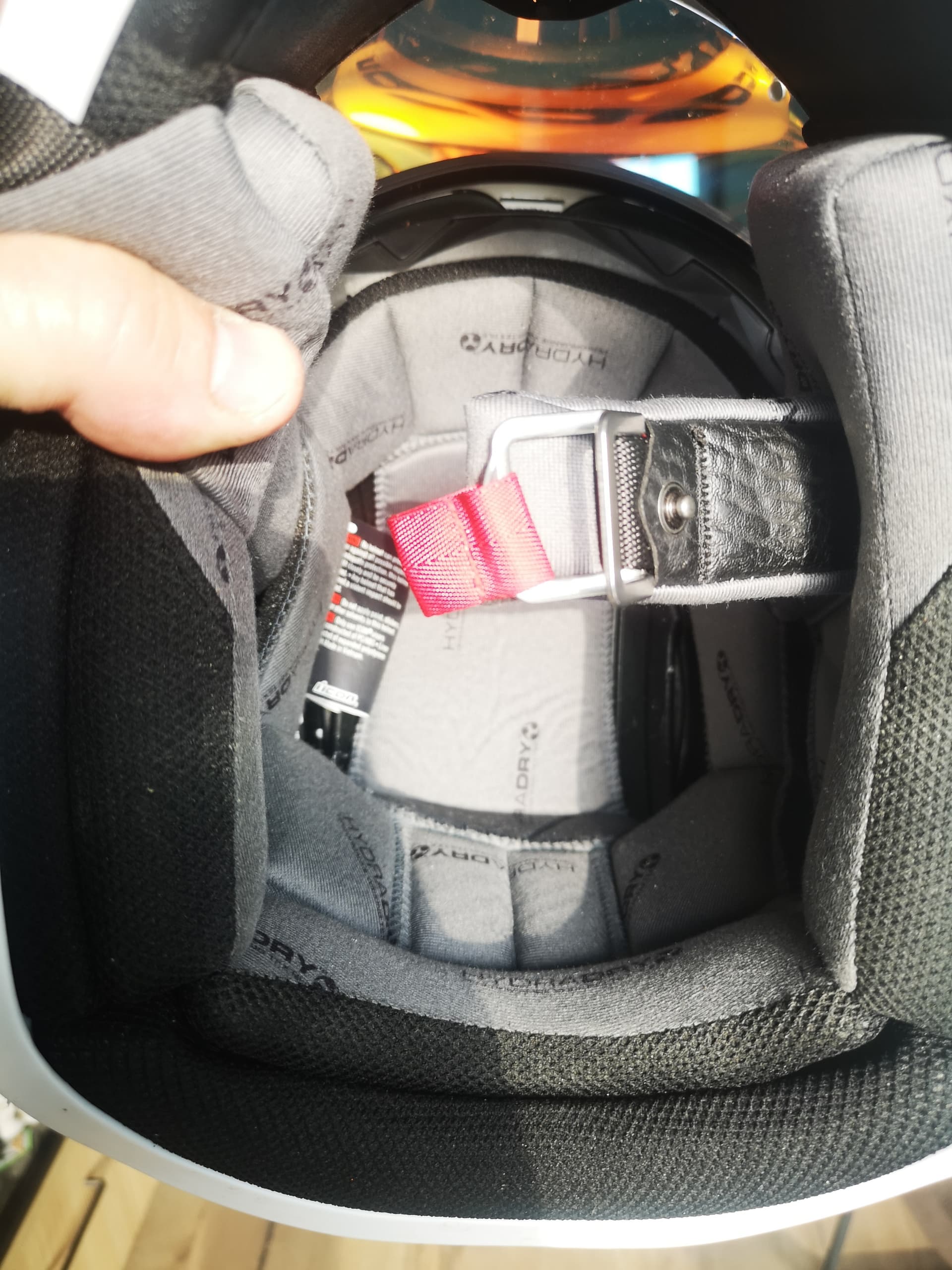 Casque icon airform dyno fury — photo 4/5