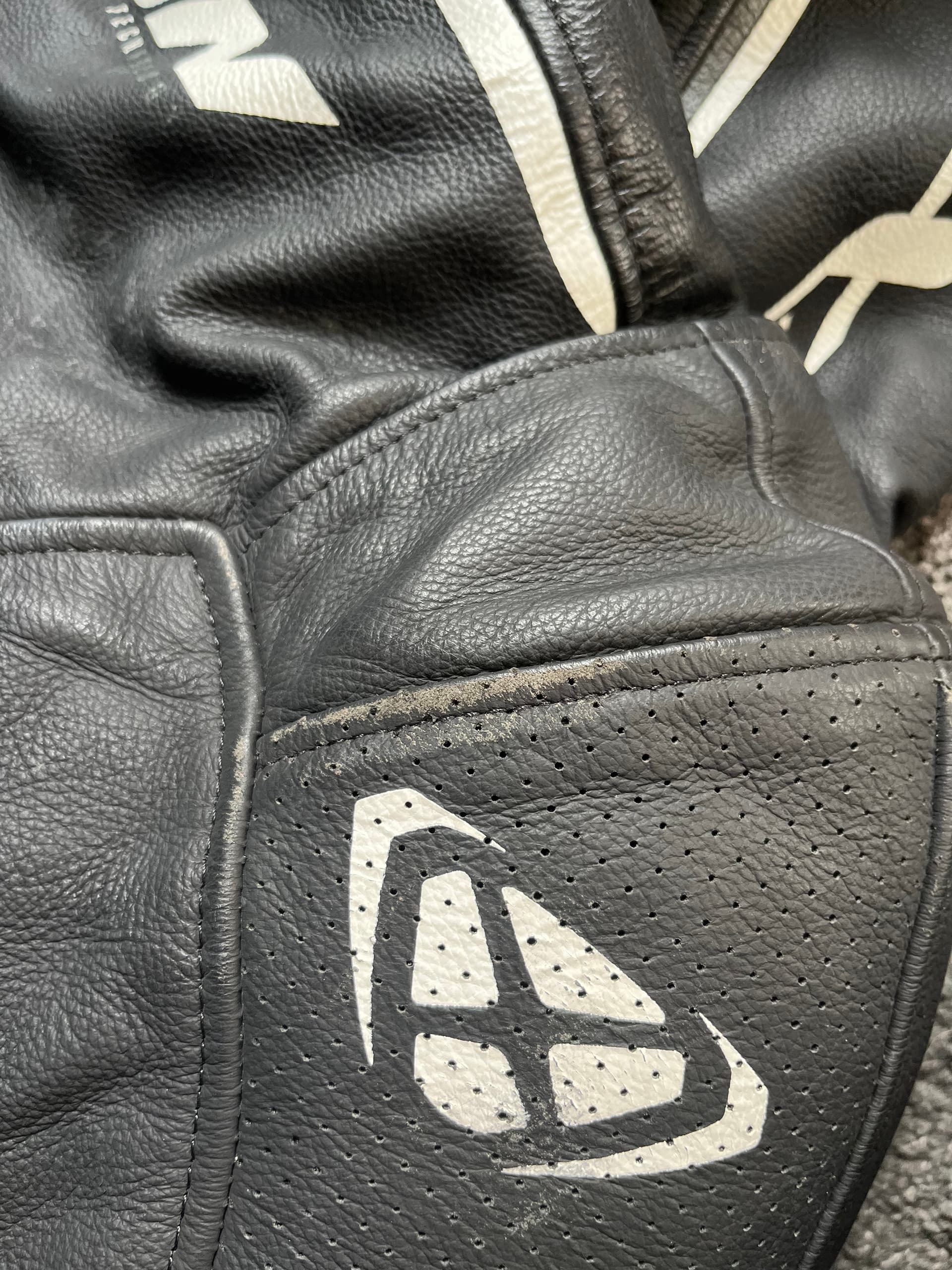 Pantalon cuir moto coupe femme — photo 2/4