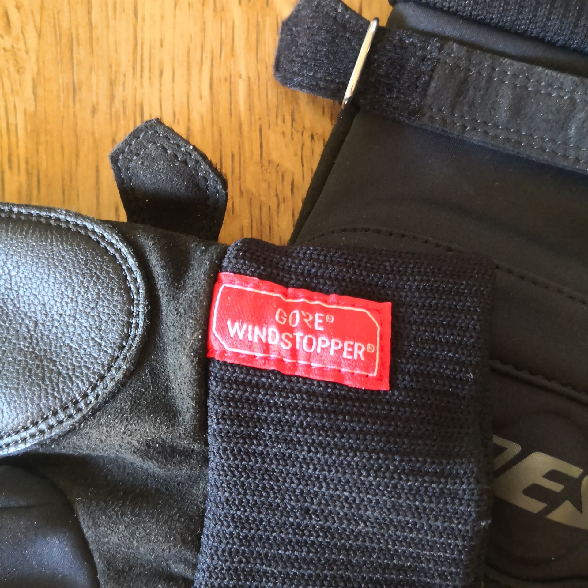 Gants — photo 3/3